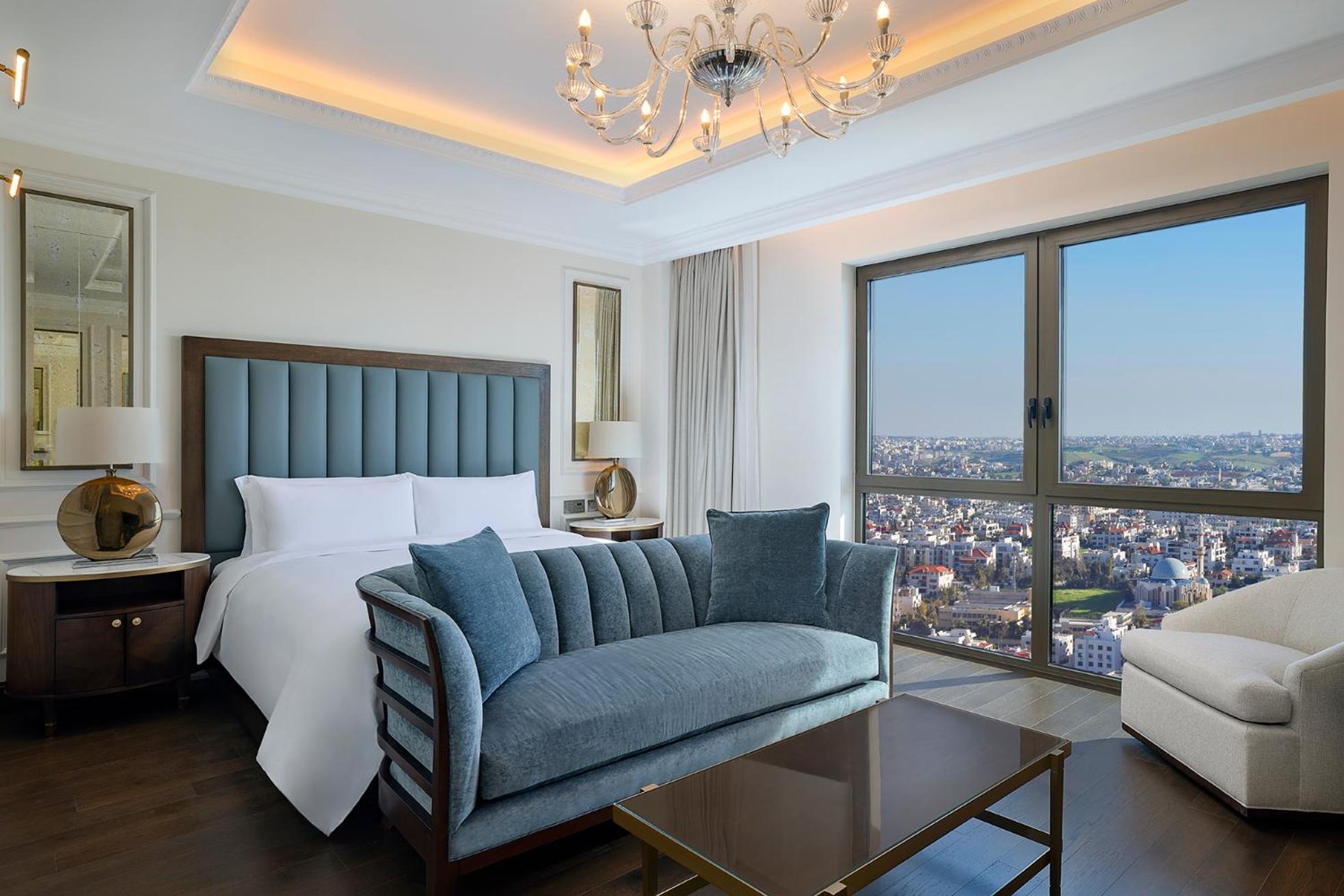 Ambassador, Suite, 1 King, Skyline View photo 2