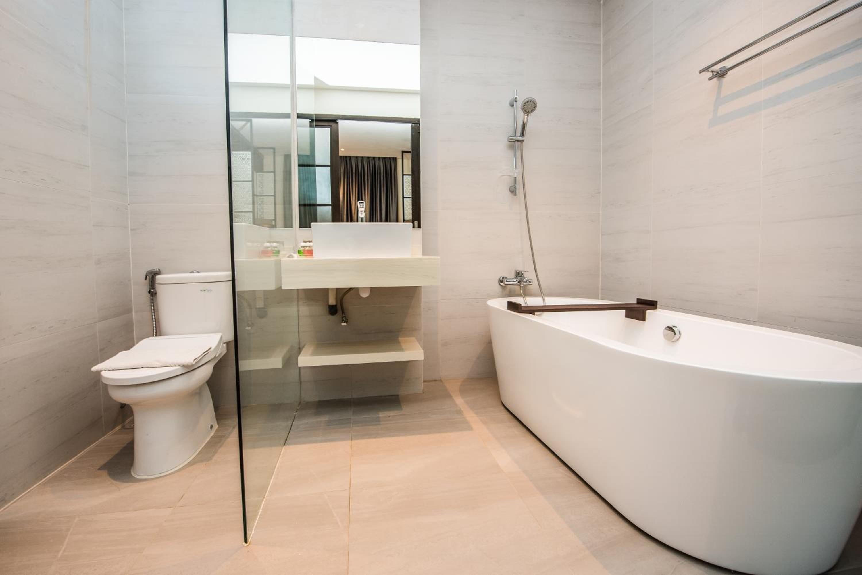 Deluxe Double Room with Bath photo 2