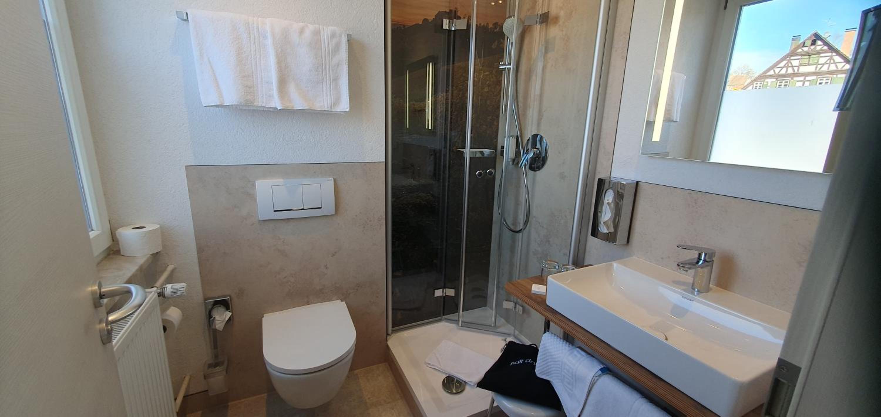 Double Room - Photo 14