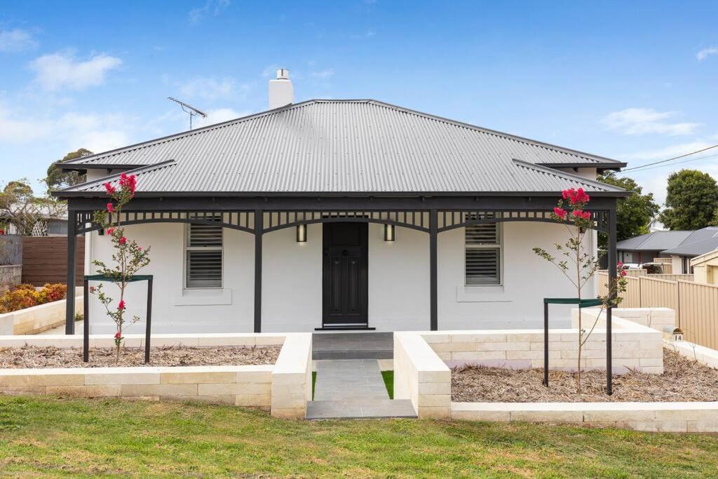 Two-Bedroom House photo 3