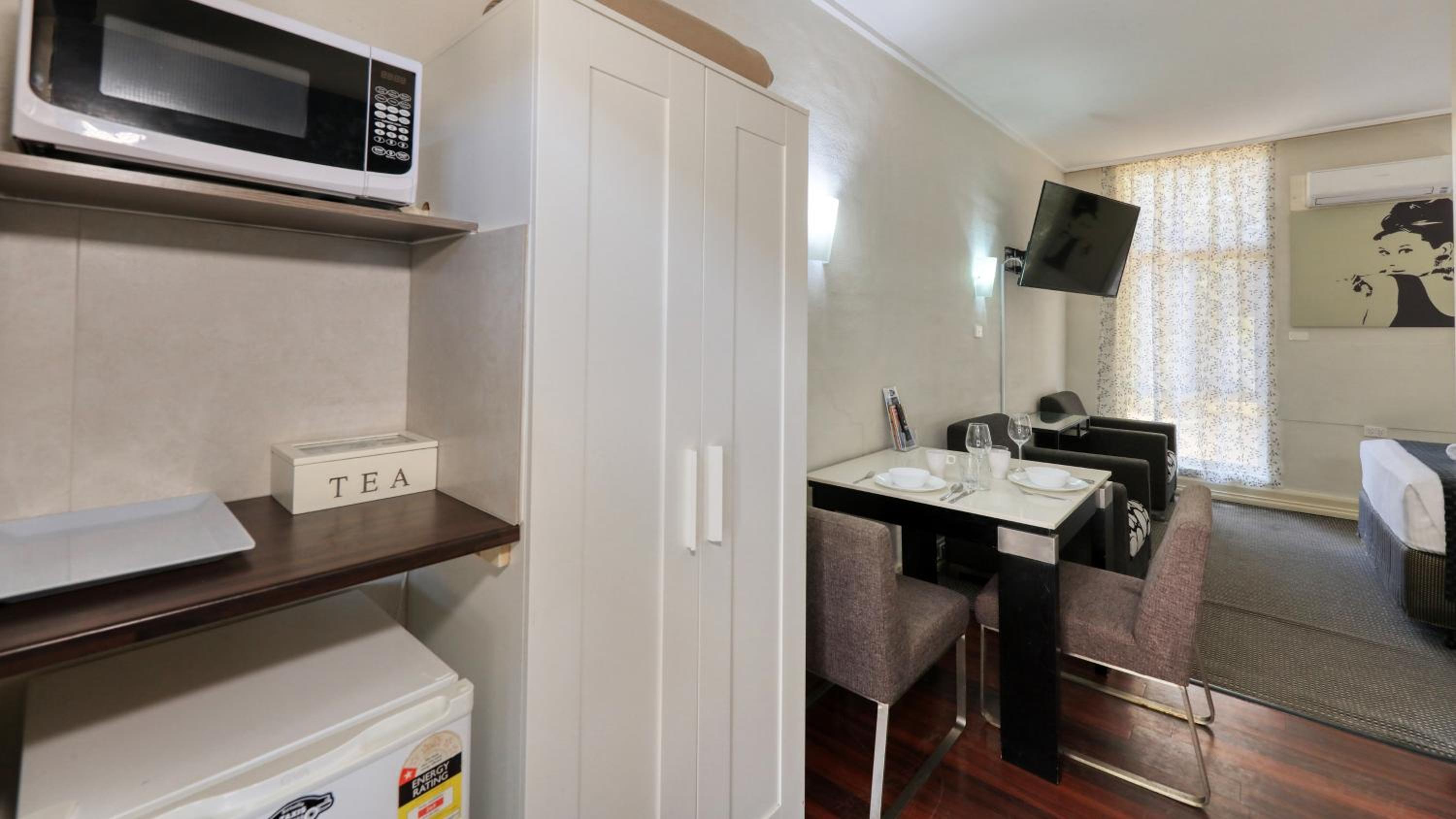 Premium Queen Room photo 1
