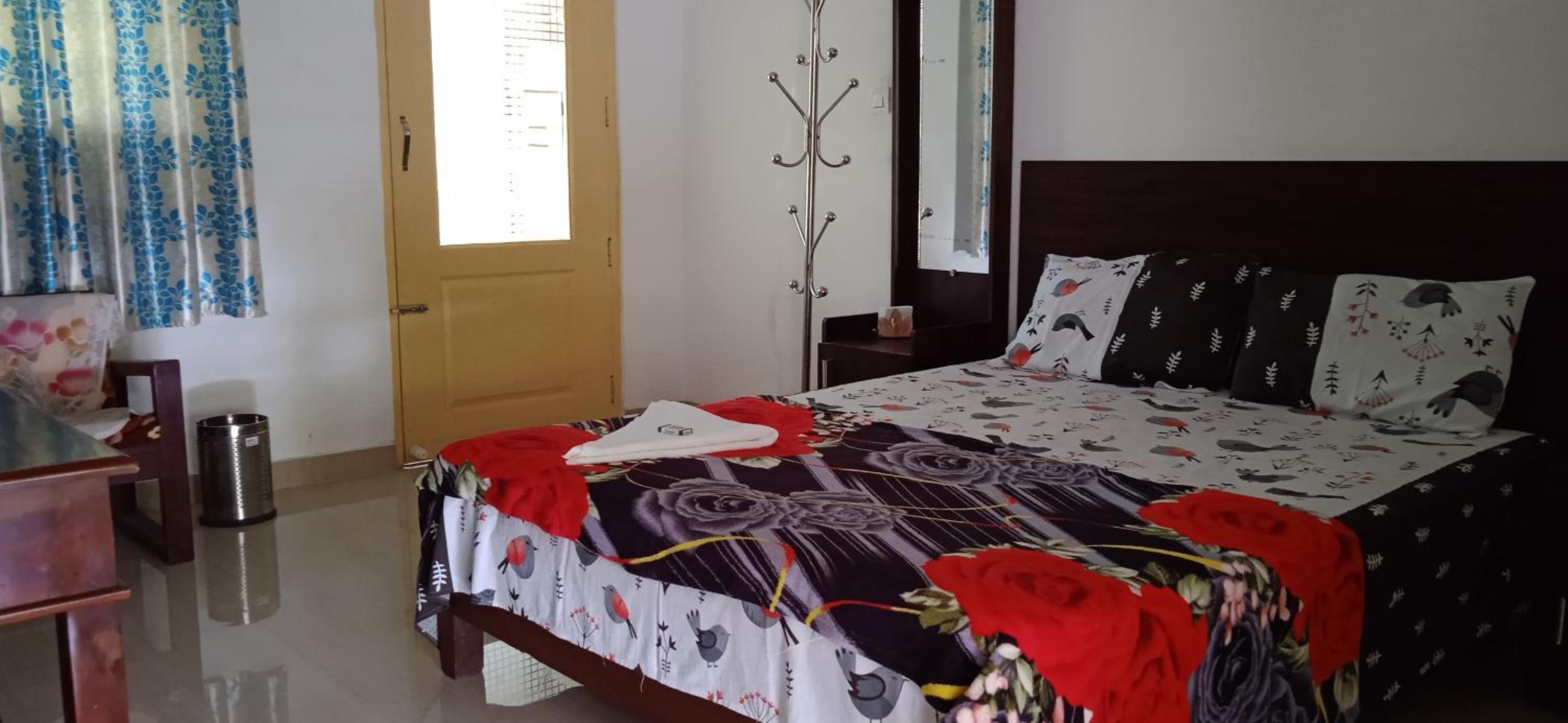 Double Room - Photo 13