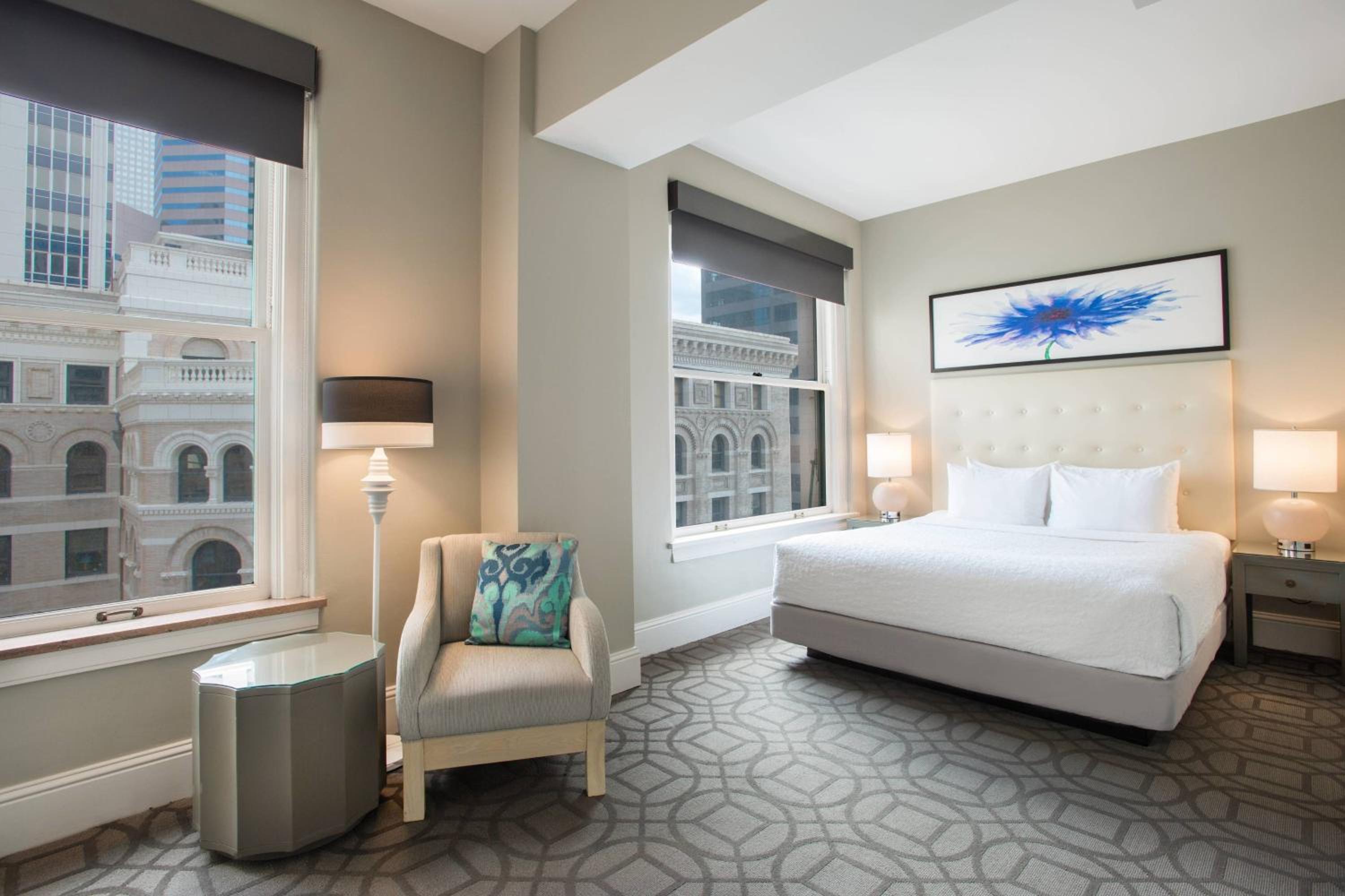 Deluxe Guest Room with One King Bed - Photo 1