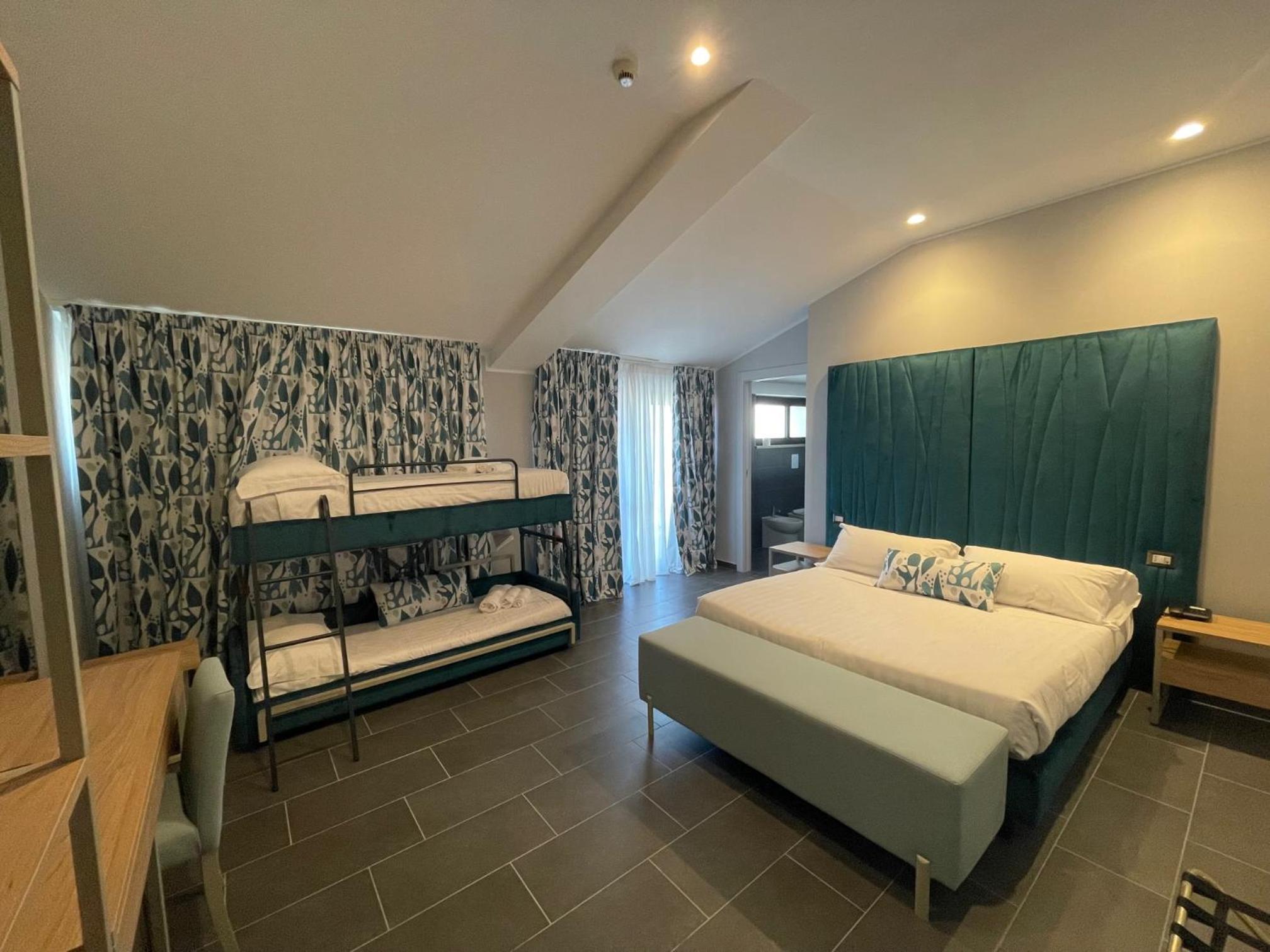 Comfort Quadruple Room - Photo 2