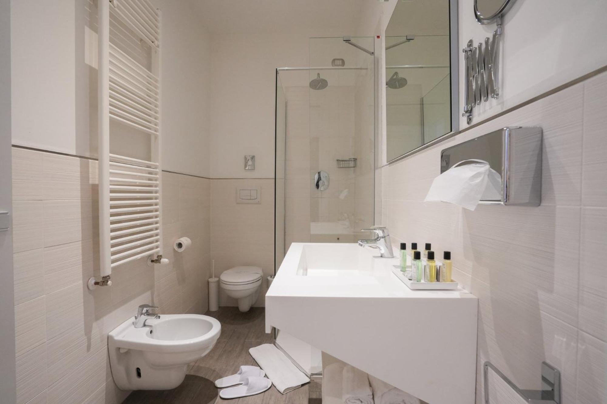Superior Double or Twin Room photo 3