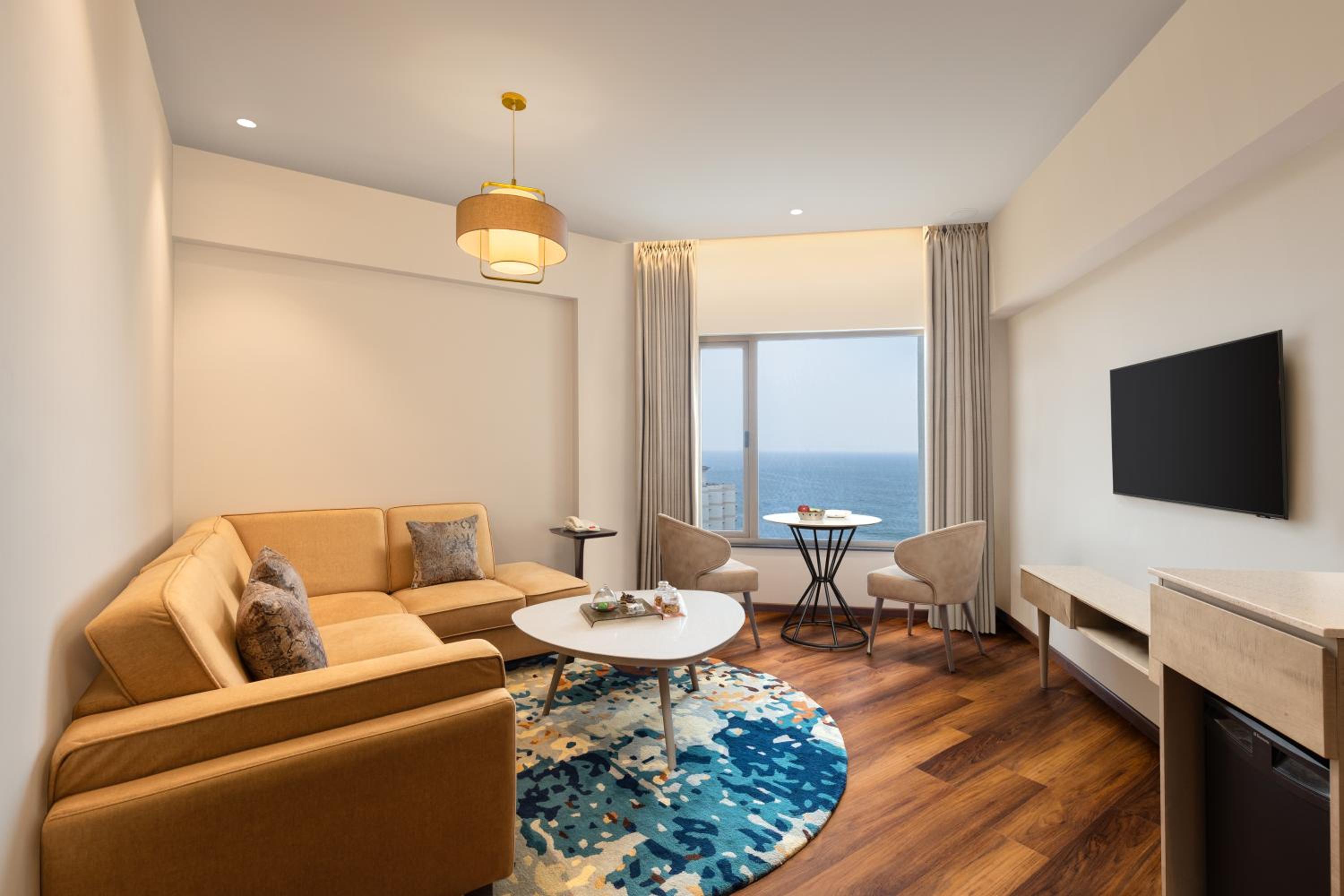 Deluxe Suite Deluxe Suite