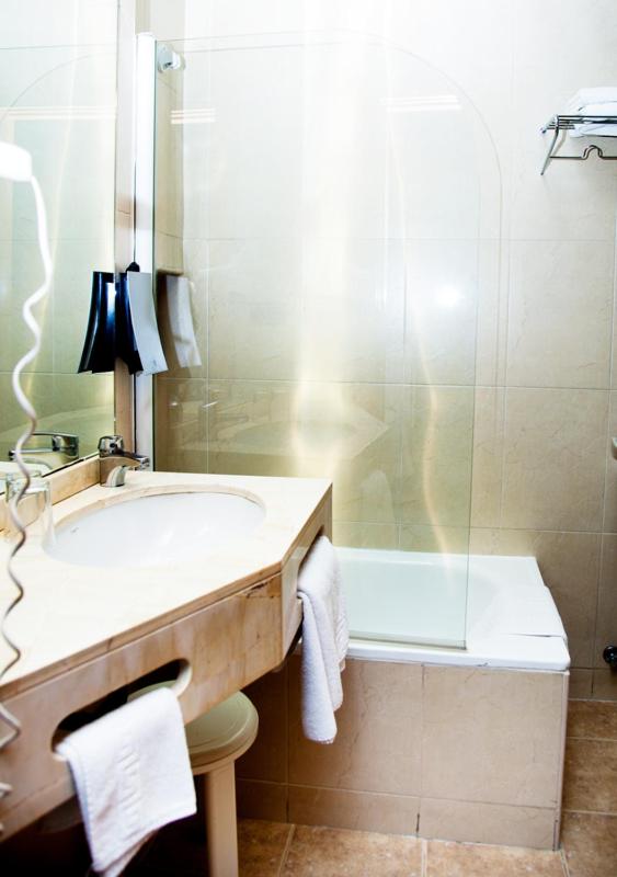 Budget Double Room photo 2