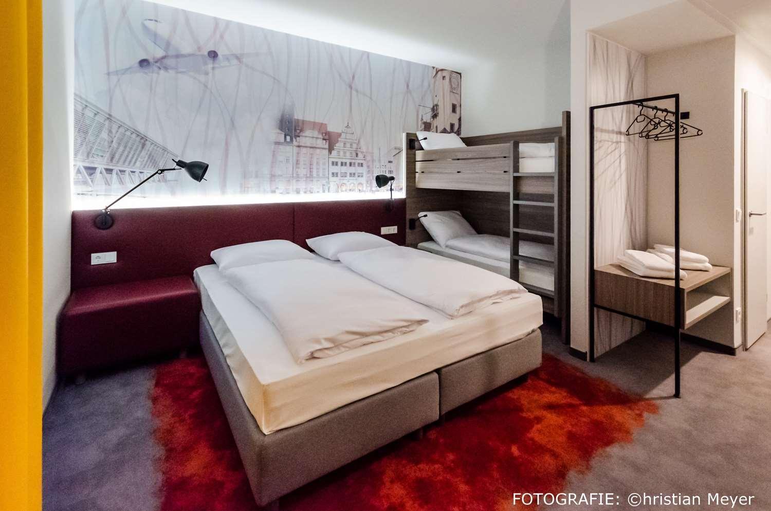 Double Room with Bunk Bed photo 1