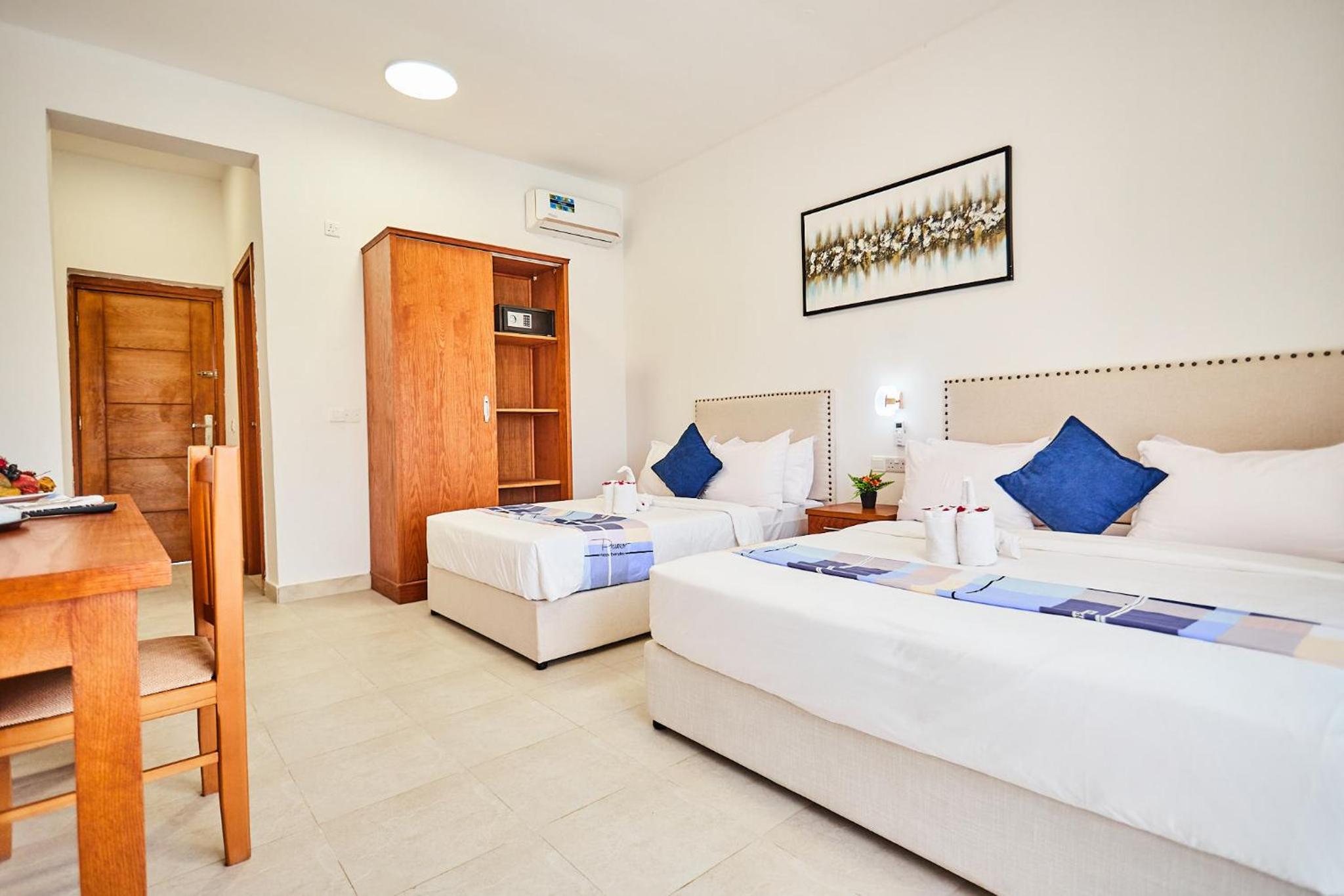 King Room with Pool View - Photo 2