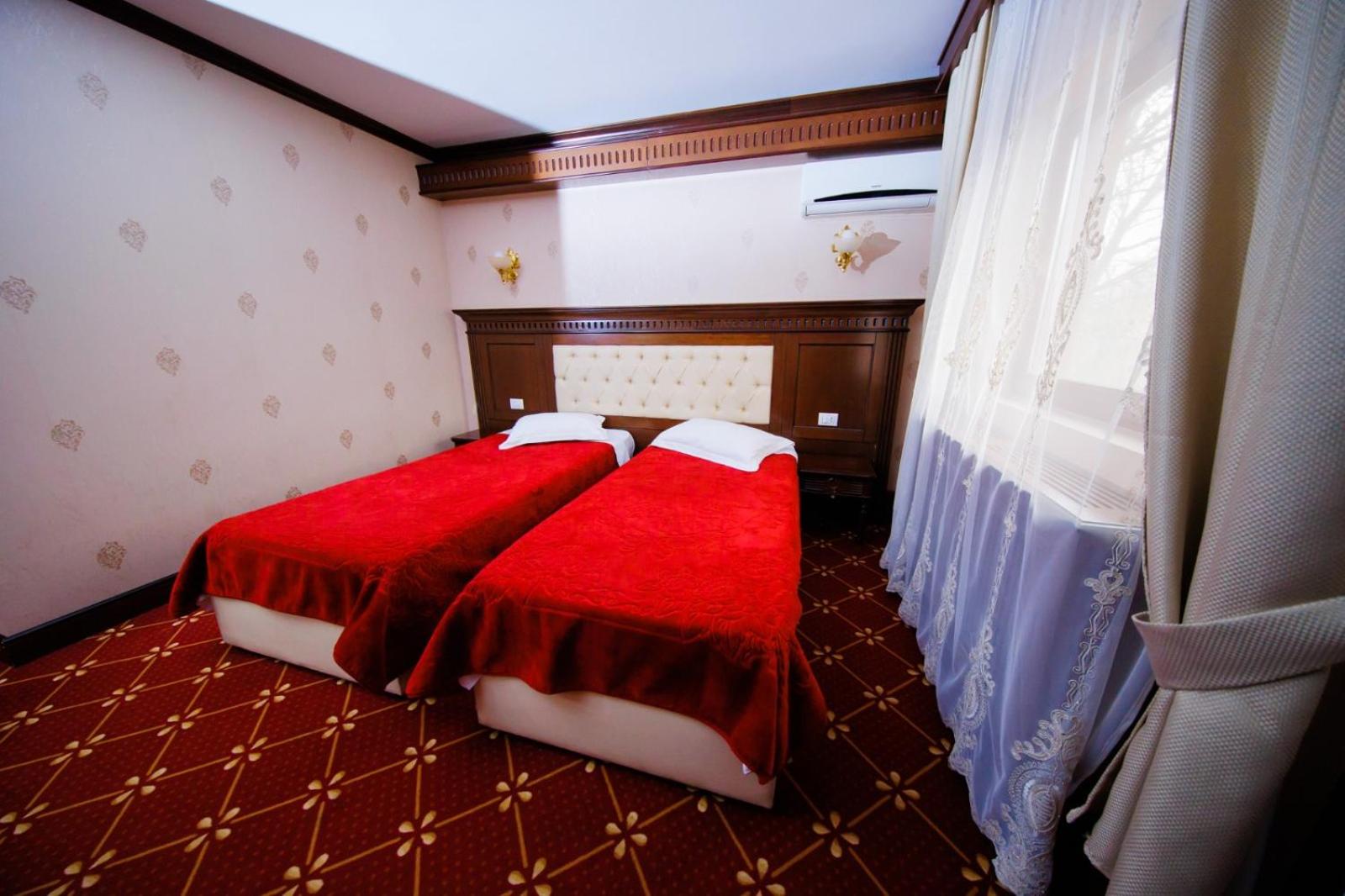 Budget Twin Room - Photo 7