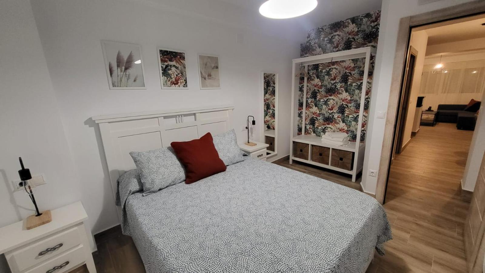 One-Bedroom Apartment photo 2