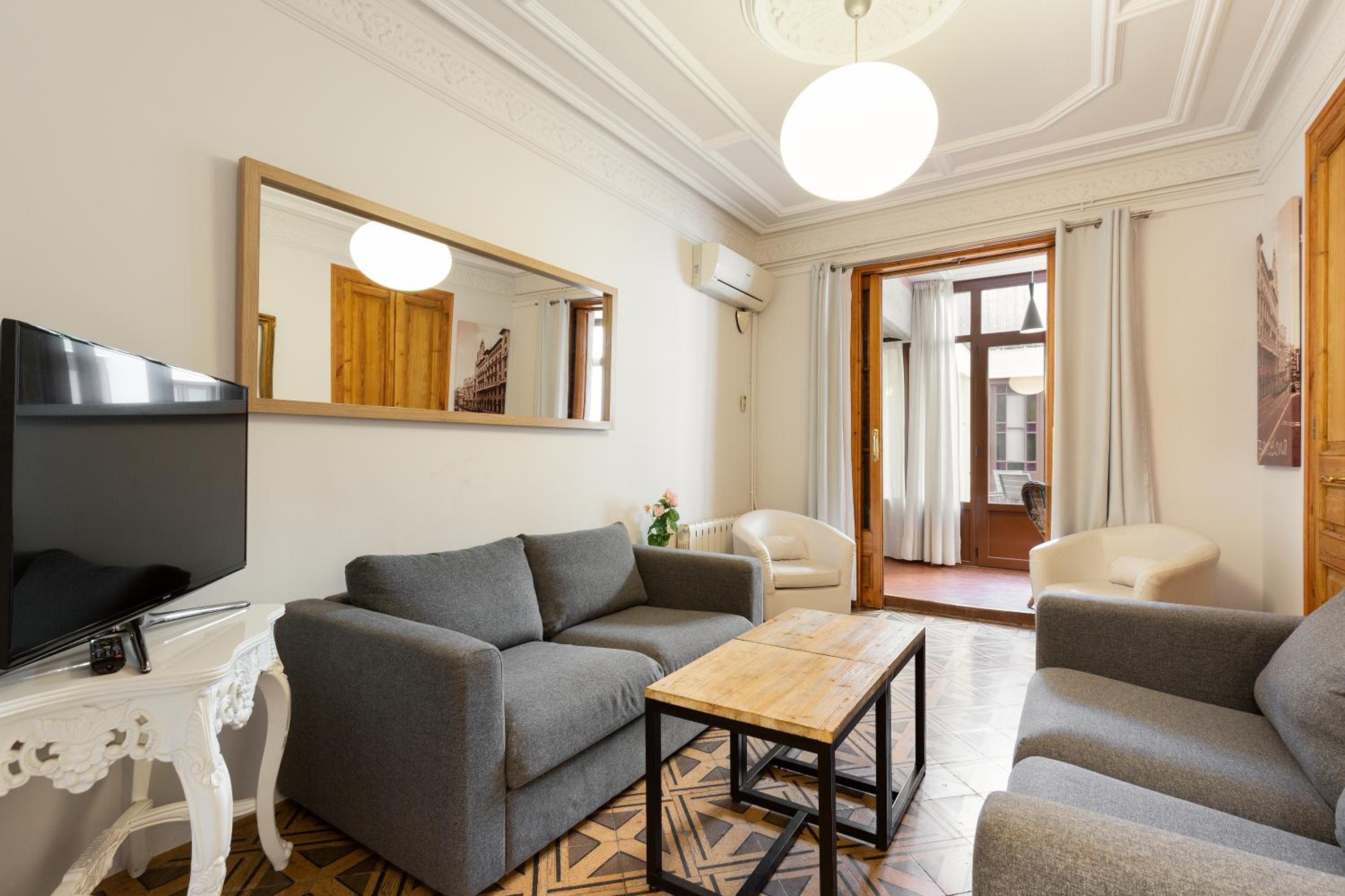 Three-Bedroom Apartment For 6 Adults And 2 Kids With Patio photo 3
