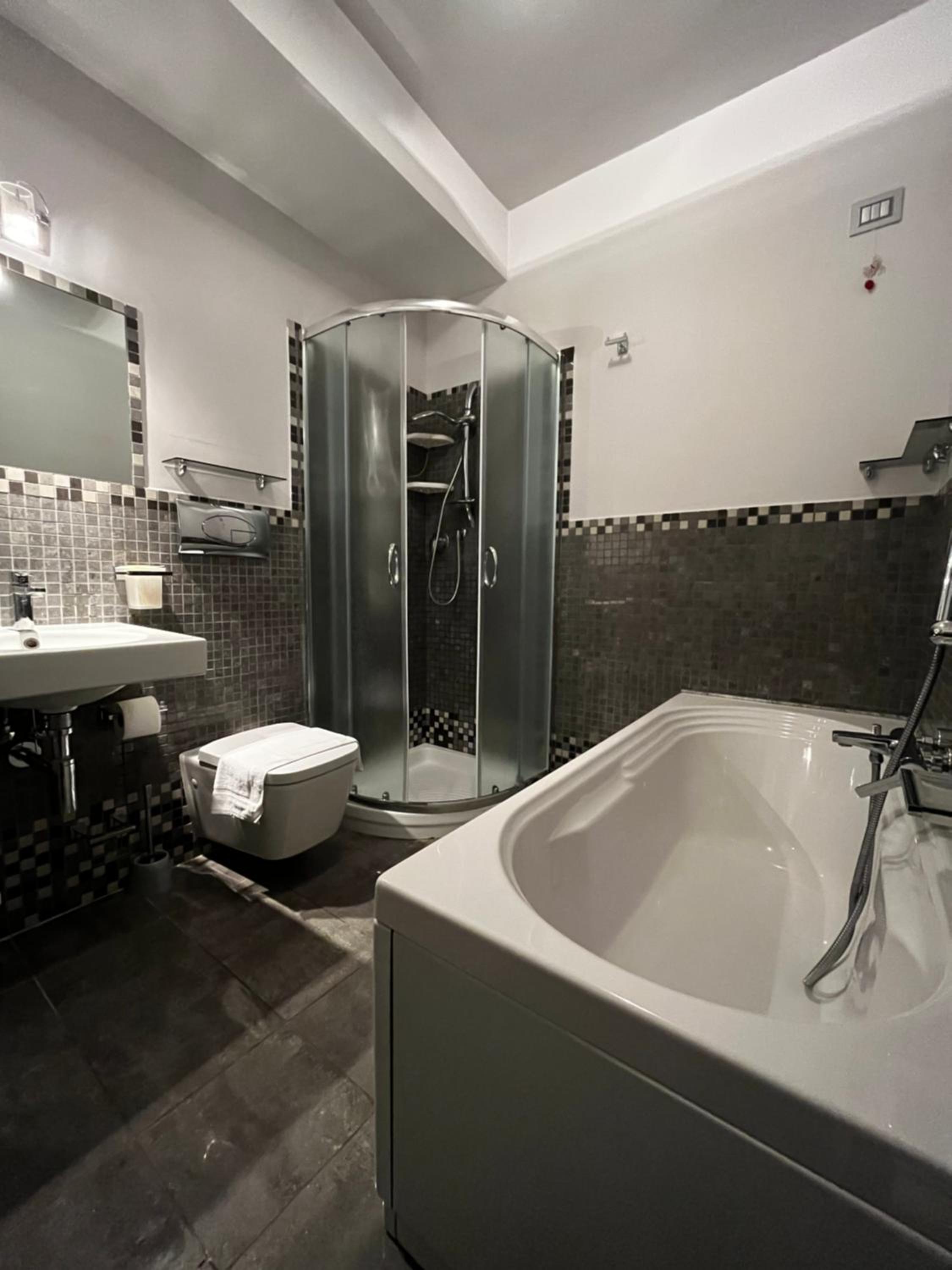 Deluxe King Room photo 3