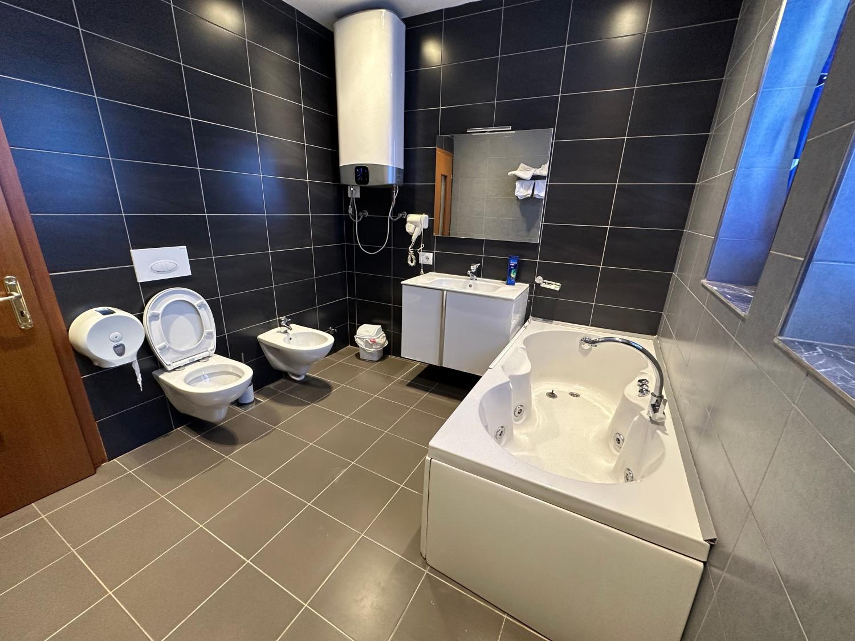 Double Room with Spa Bath photo 1