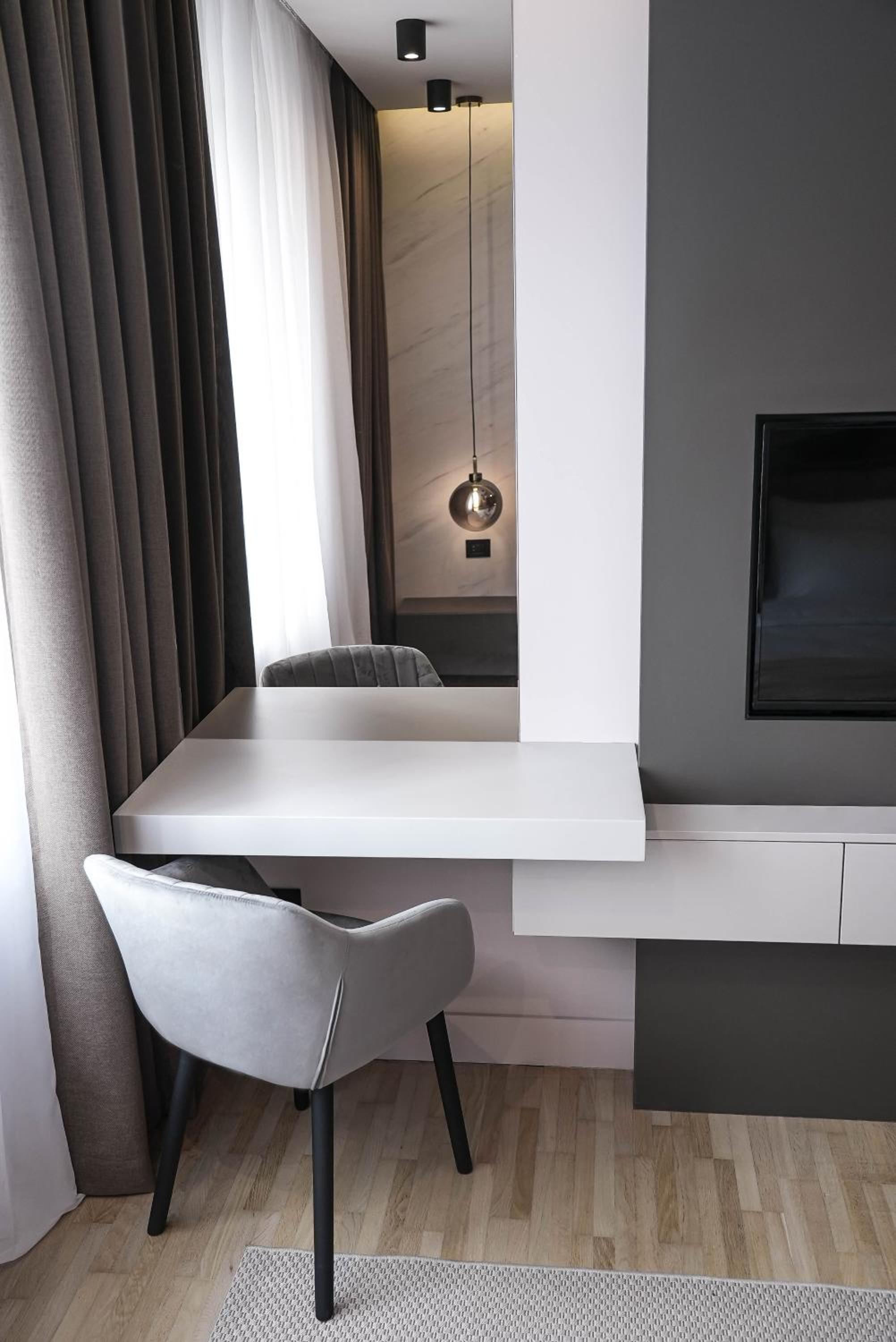 Apartment photo 2