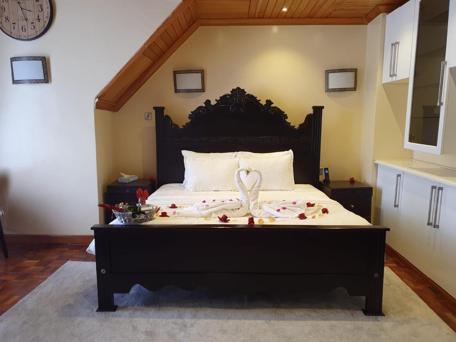 Deluxe King Room - Photo 3