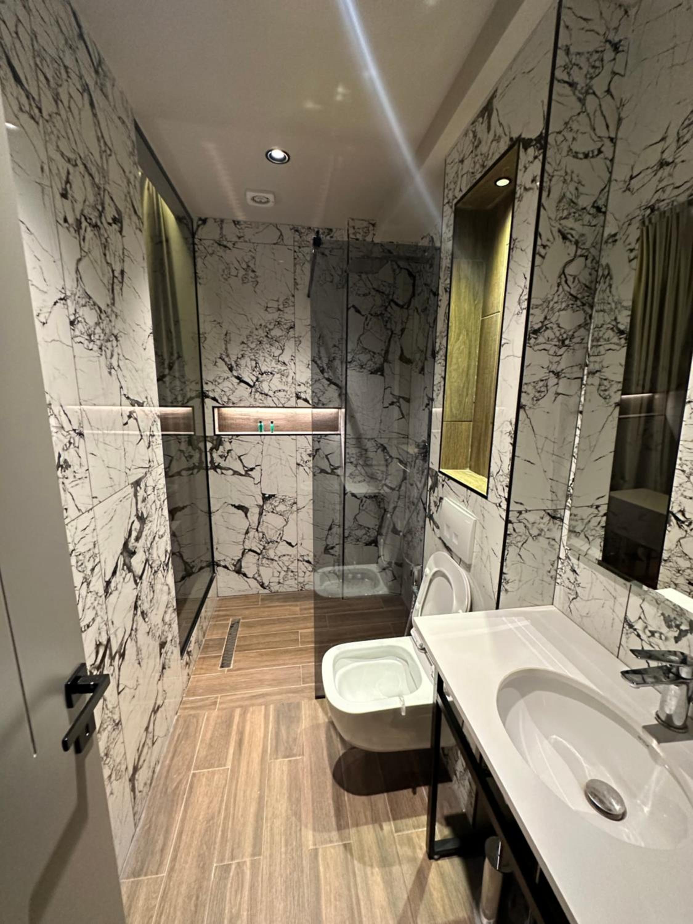 Deluxe Double Room with Balcony photo 1