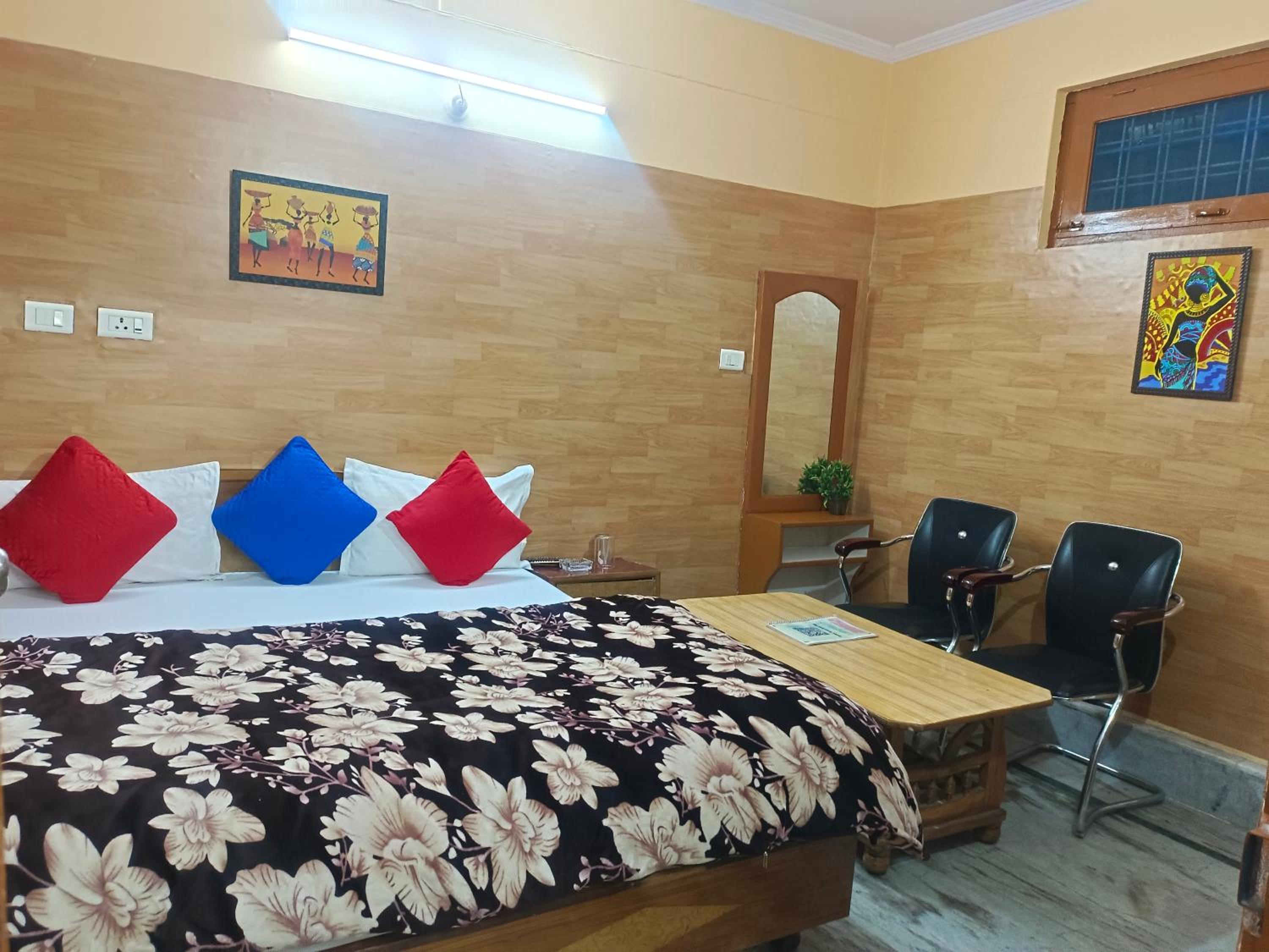 Double or Twin Room photo 3