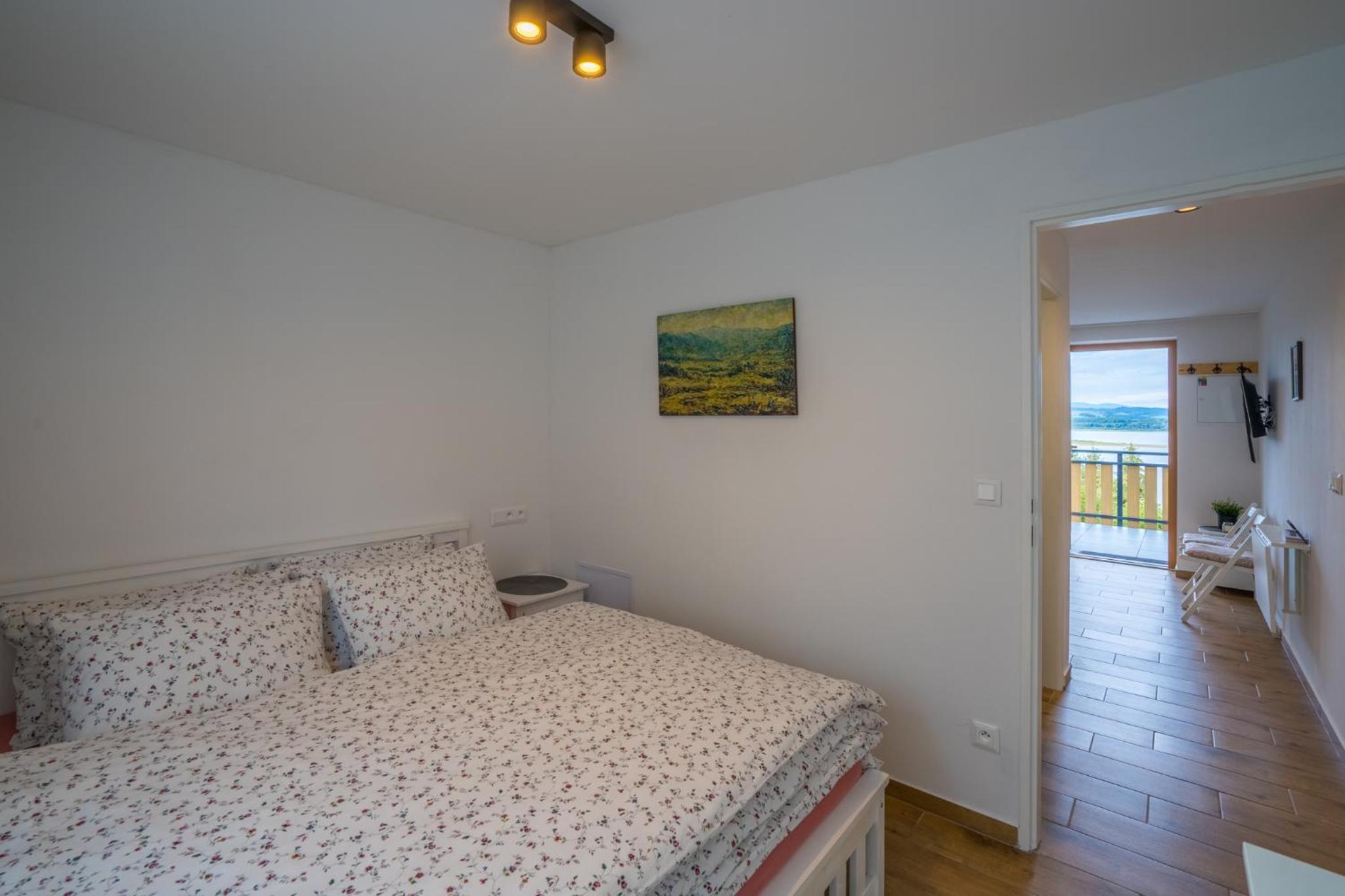 Apartment with Lake View - Photo 22