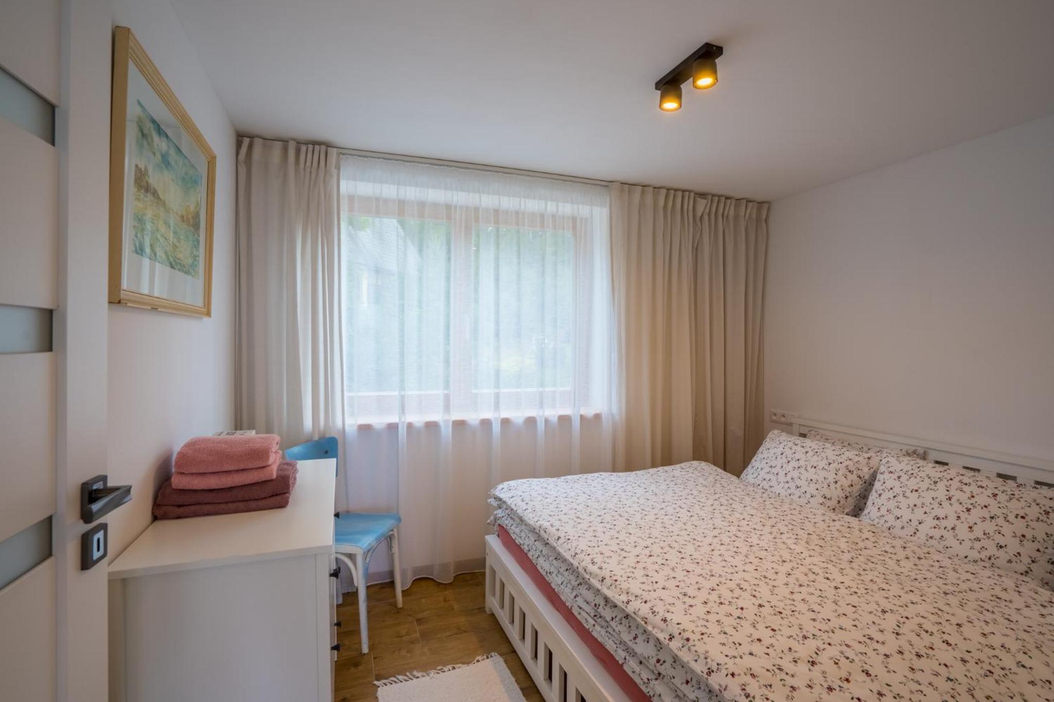 Apartment with Lake View - Photo 12