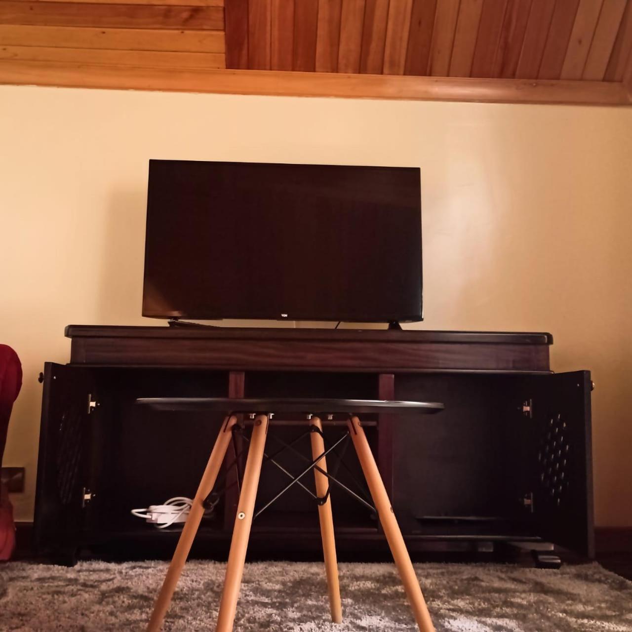 Deluxe King Room - Photo 11