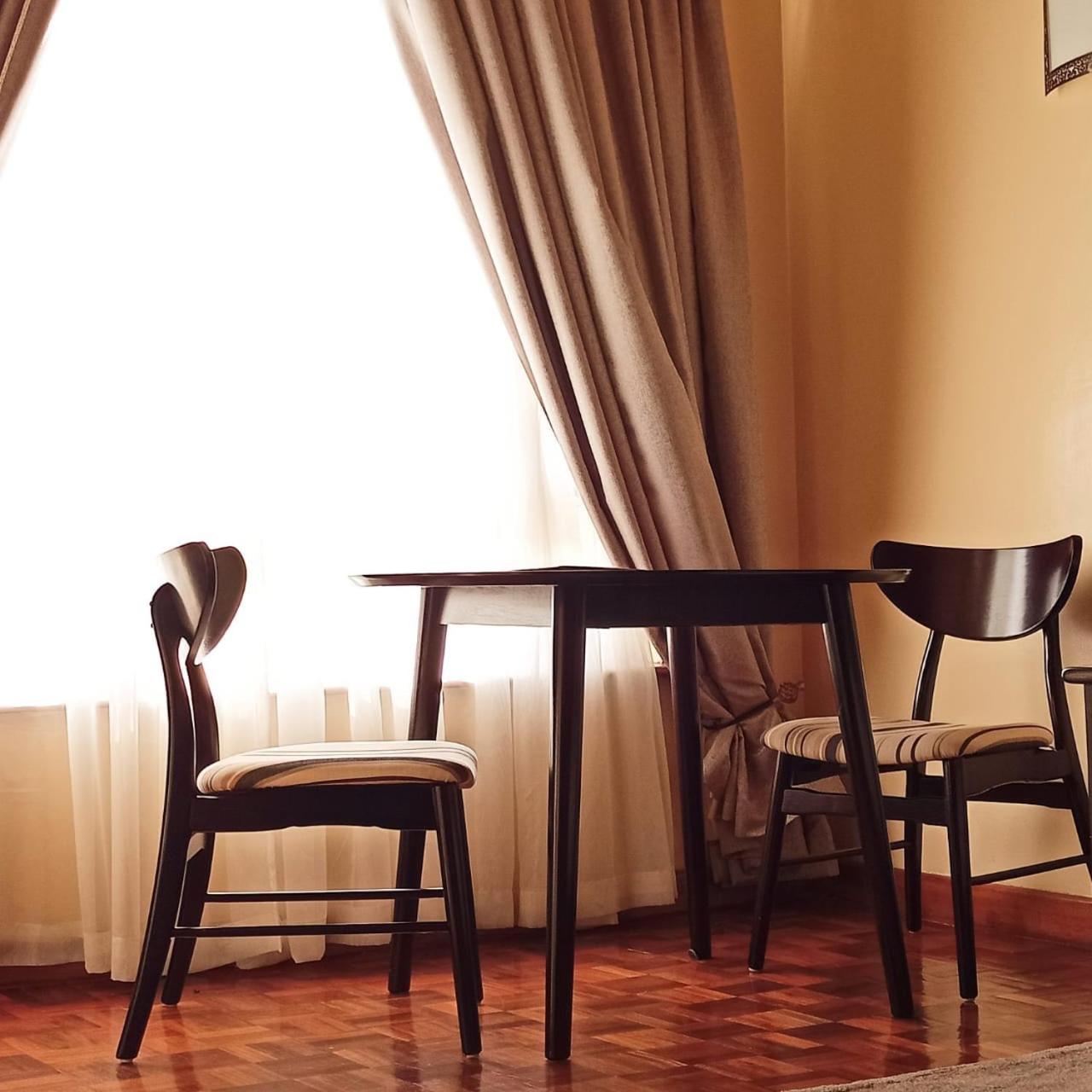 Deluxe King Room - Photo 14