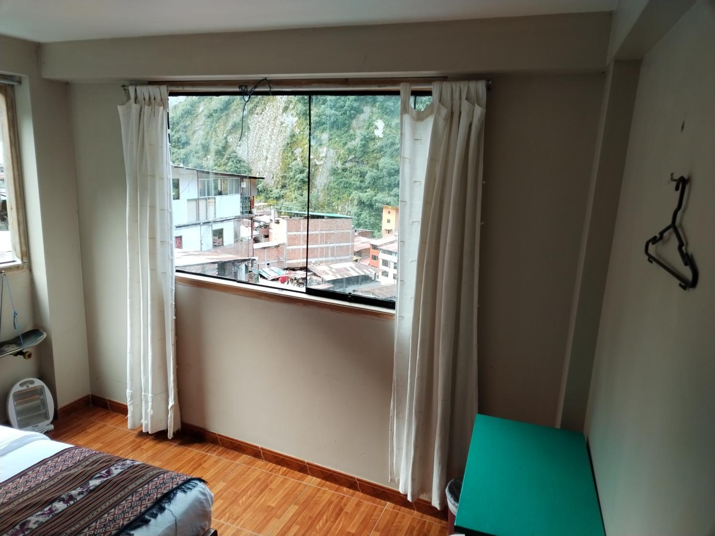Single Room with Mountain View