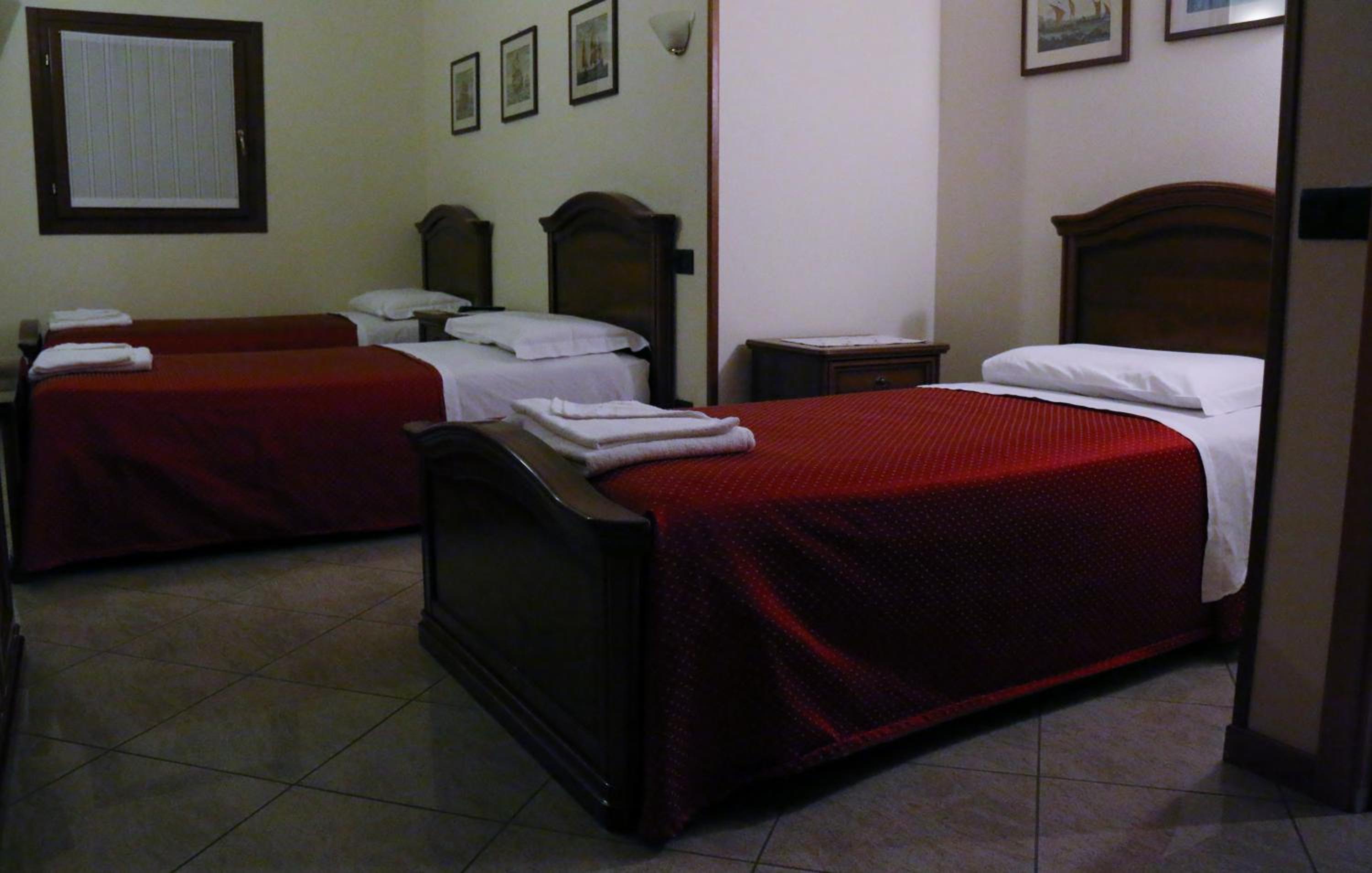 Triple Room with Terrace photo 1