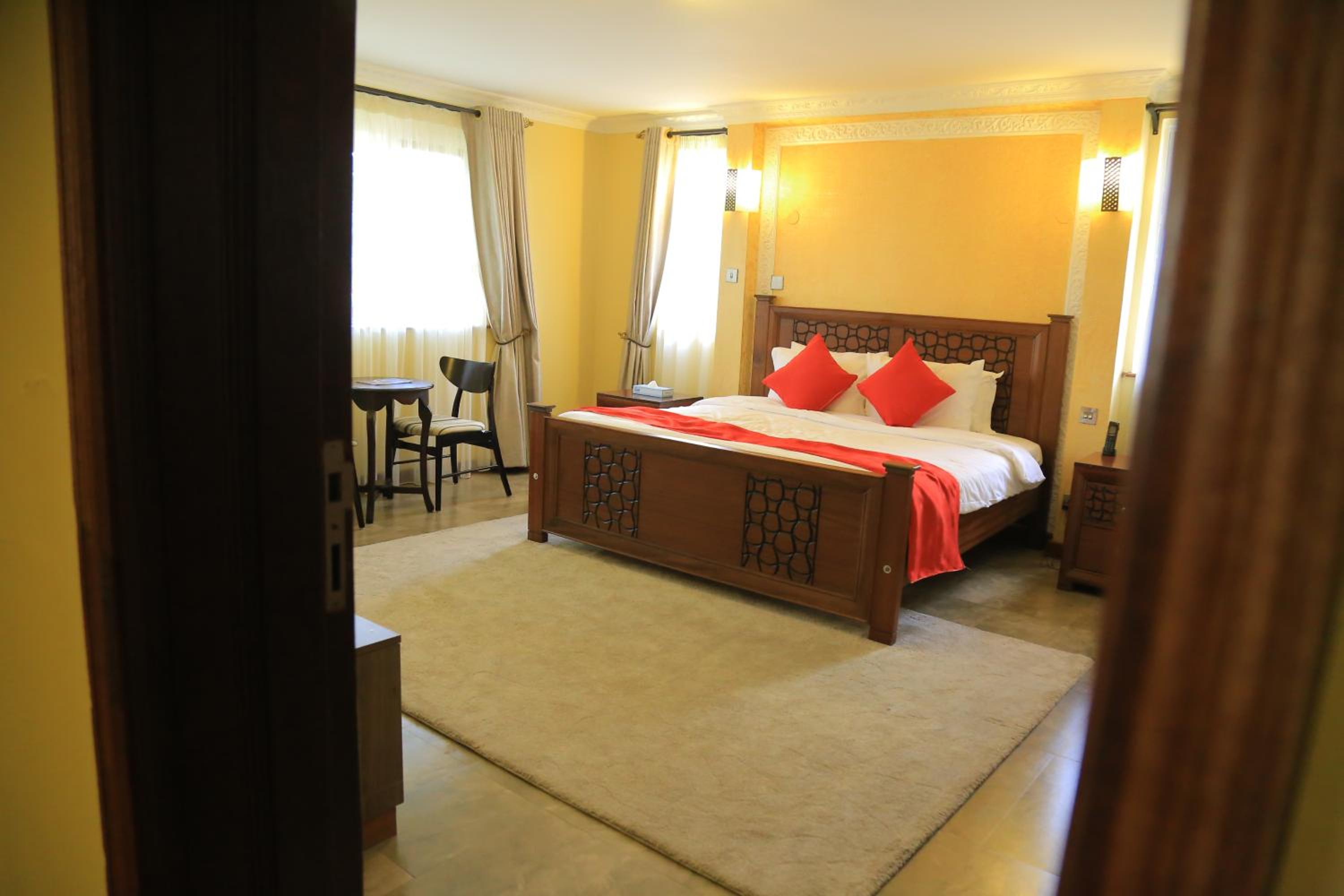 Deluxe Double Room - Photo 10
