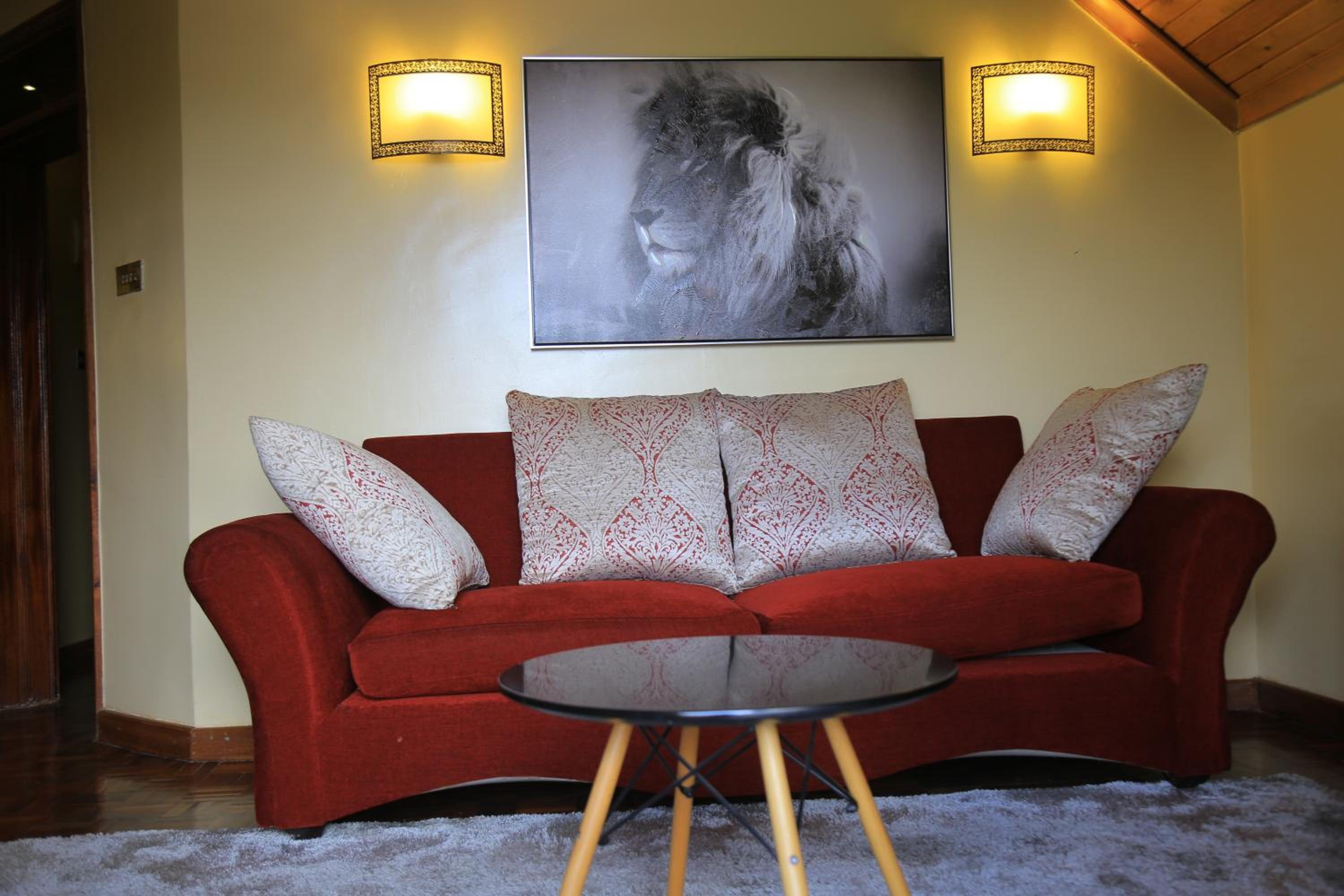 Deluxe King Room - Photo 16