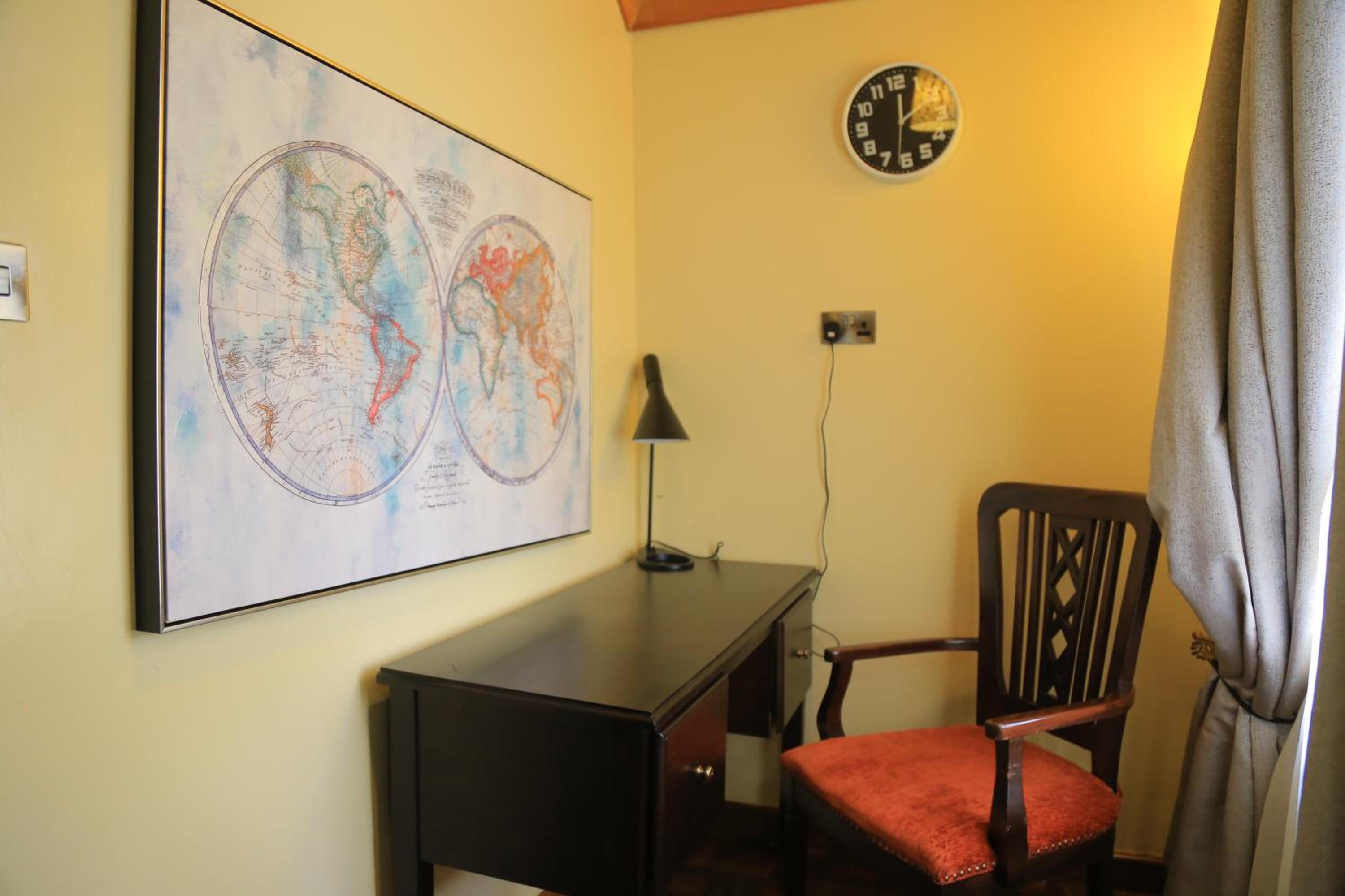 Deluxe King Room - Photo 17