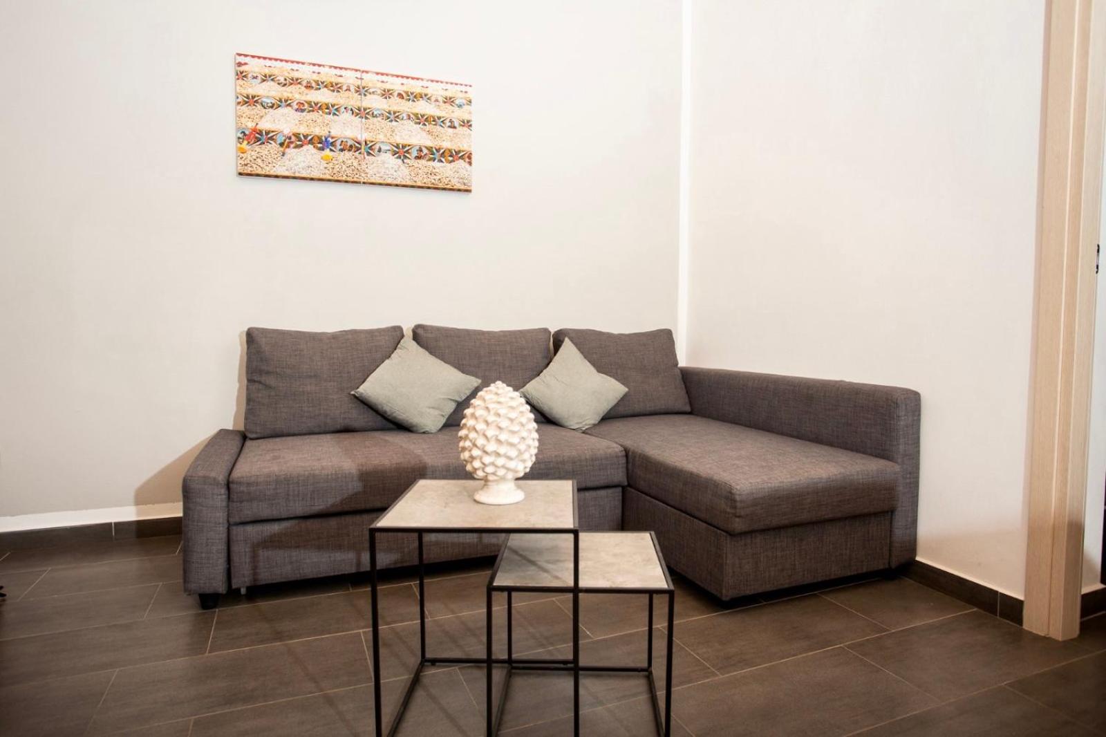 Apartment with Terrace - Photo 5