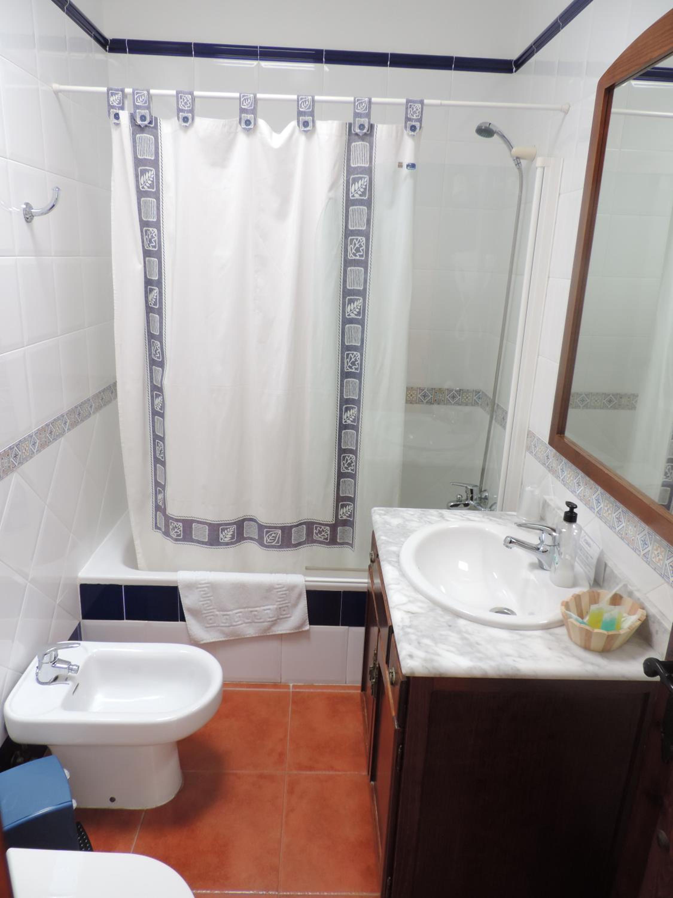 Standard Double or Twin Room photo 2