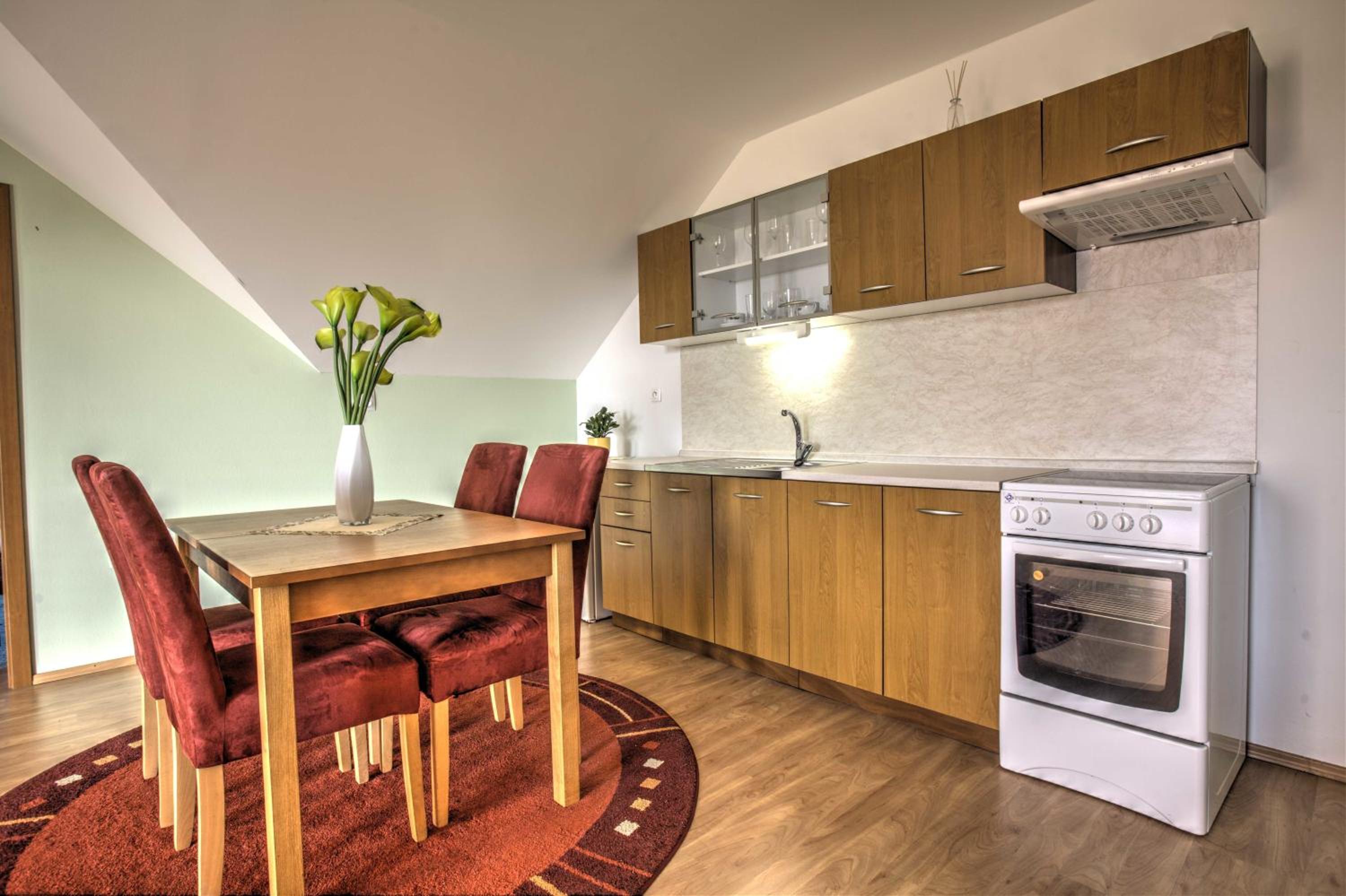 Apartment with Balcony photo 3