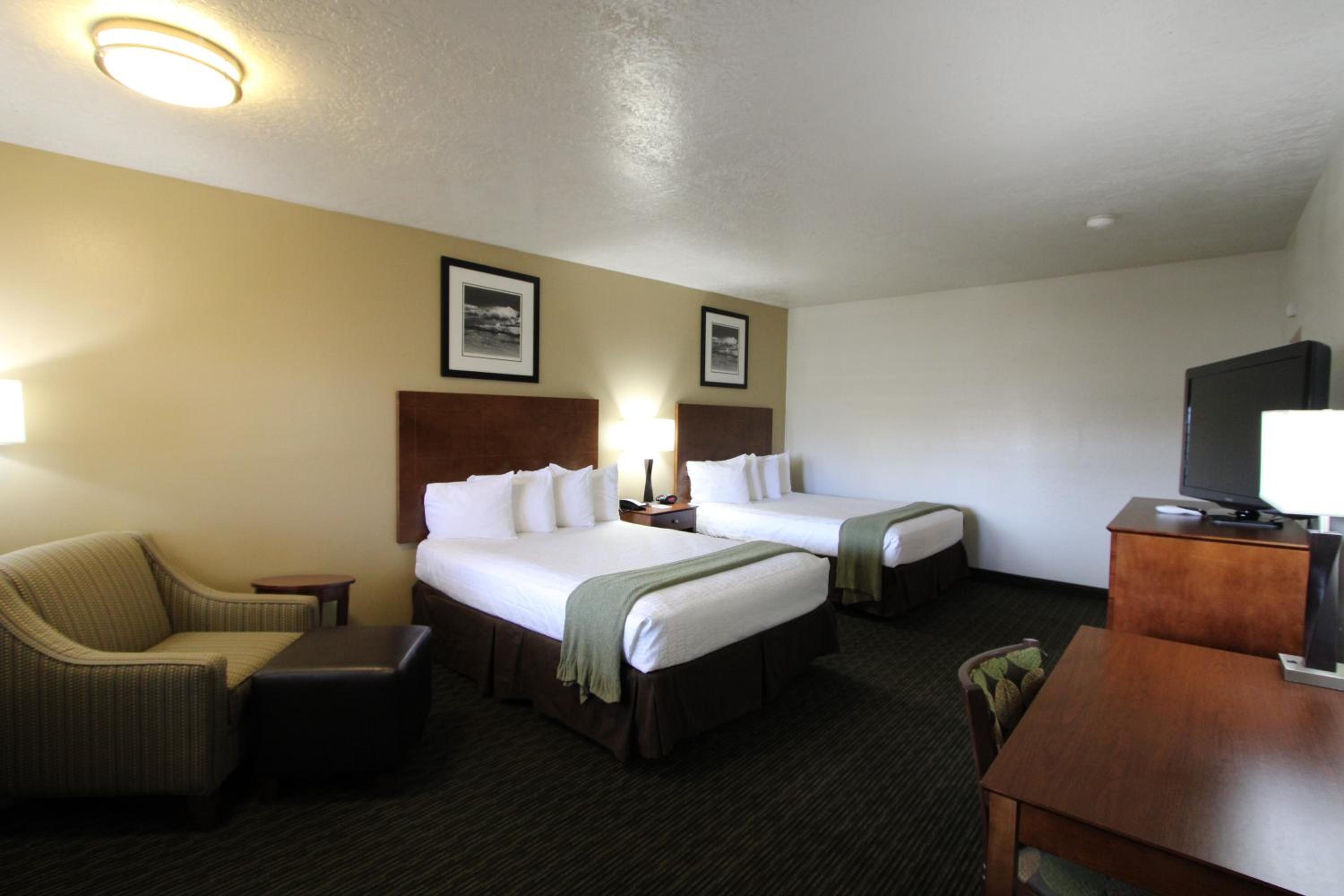 Deluxe Queen Room