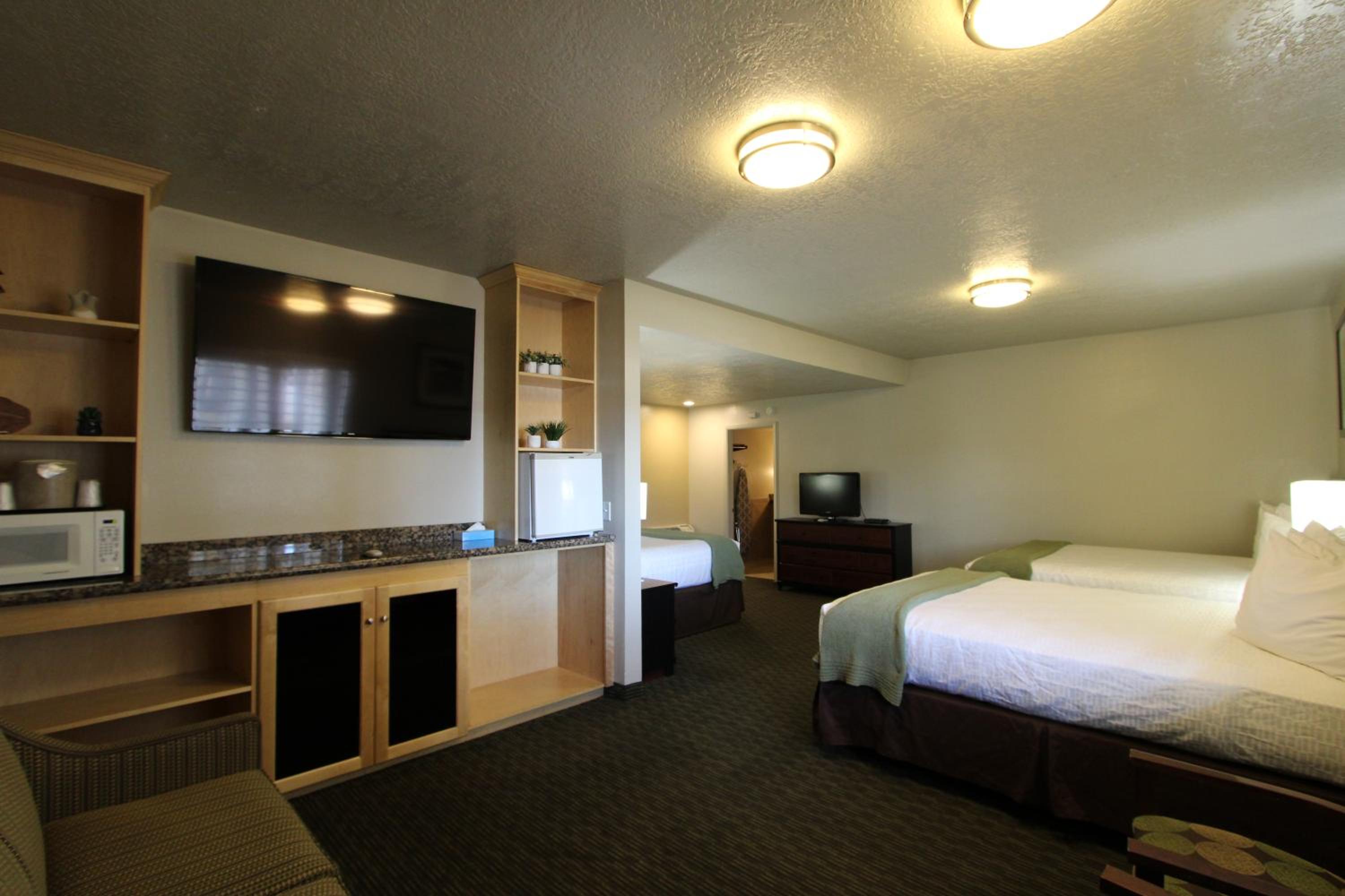 Family Suite - Non-Smoking photo 2
