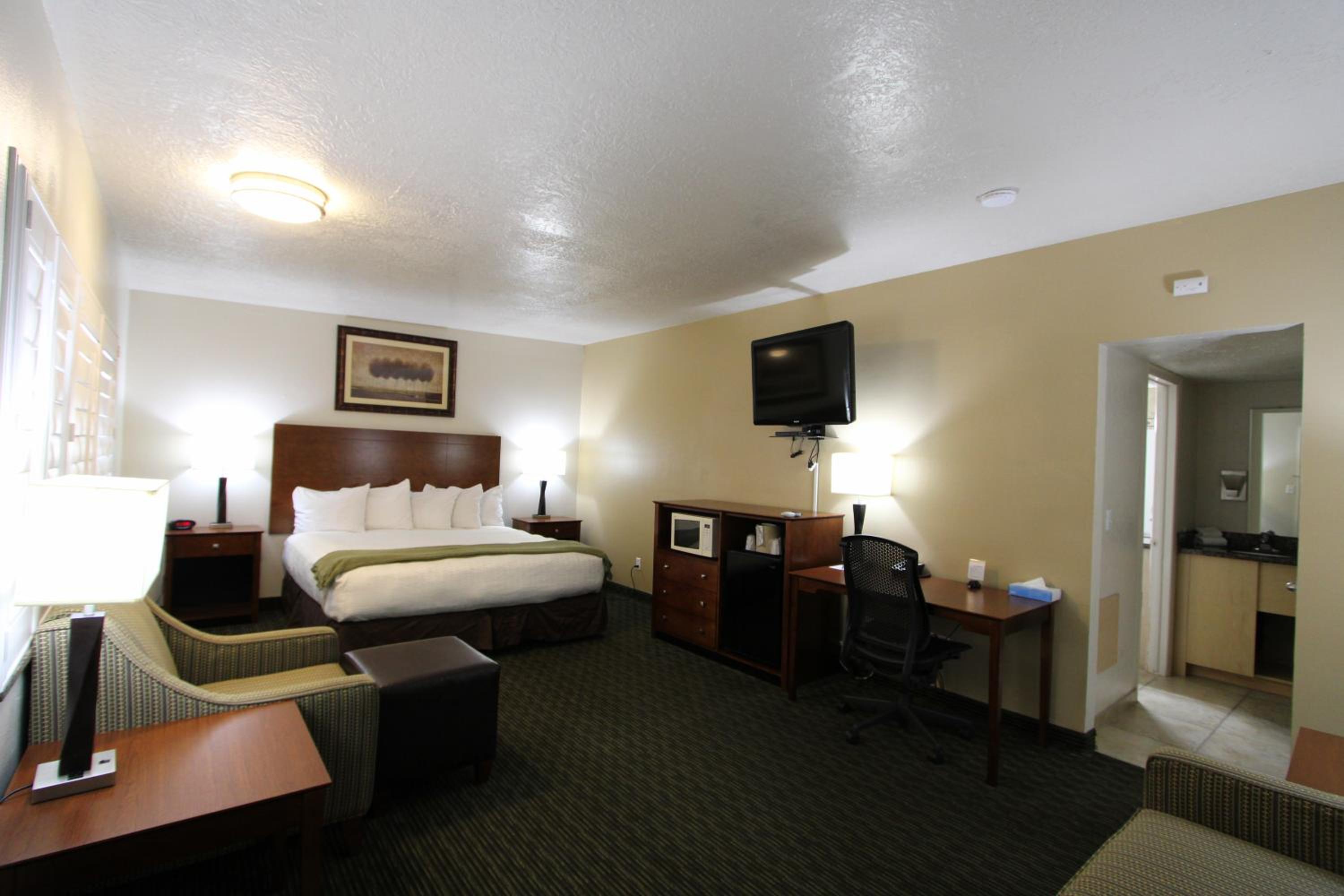 Deluxe King Room