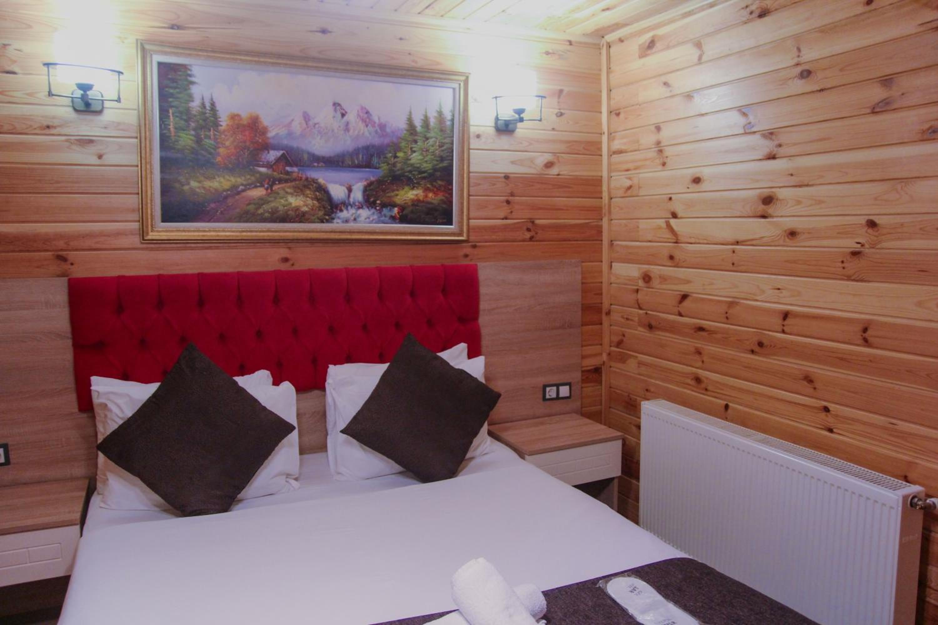Two-Bedroom Bungalow with Lake View - Photo 23
