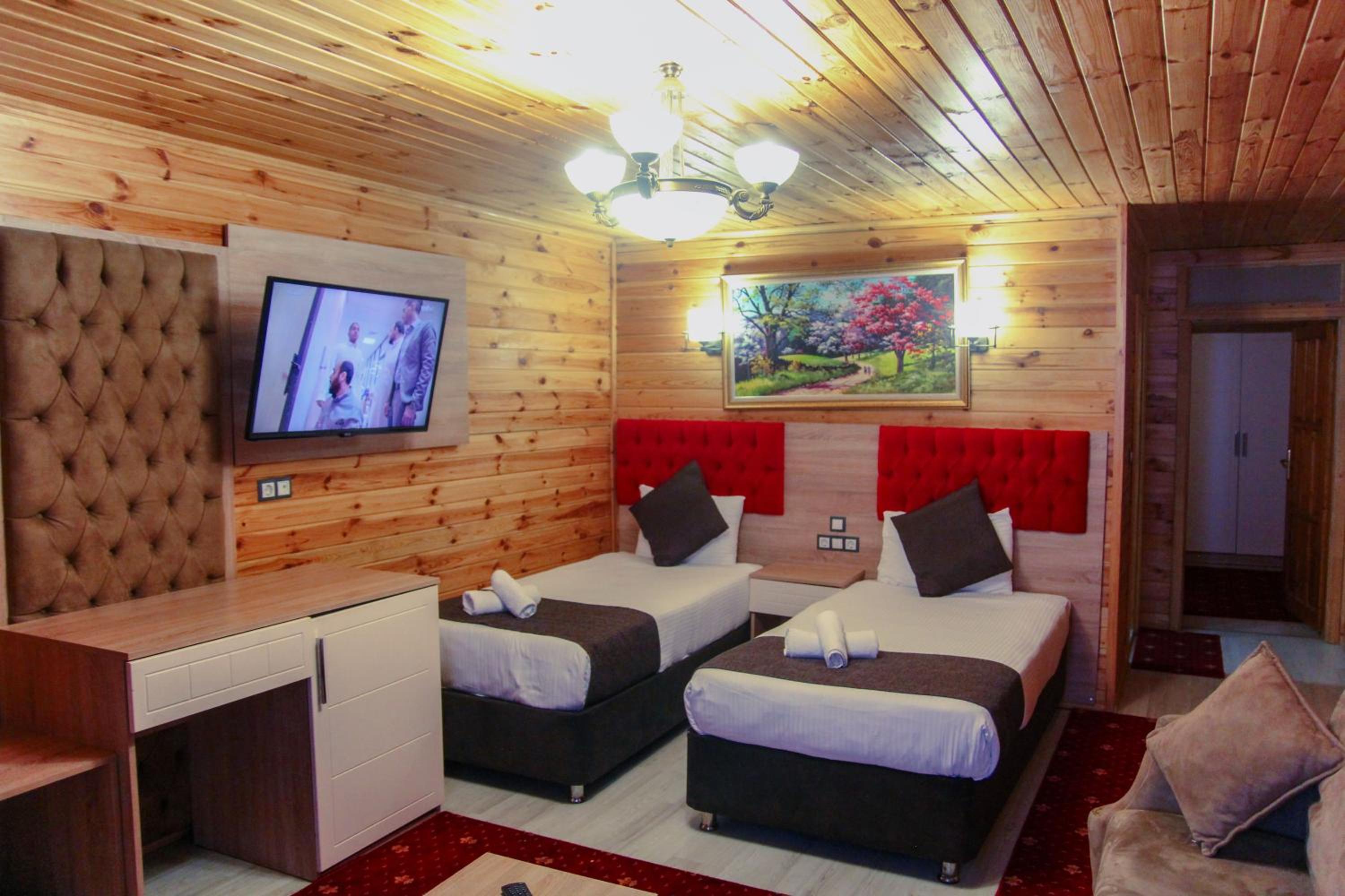 Two-Bedroom Bungalow with Lake View - Photo 27