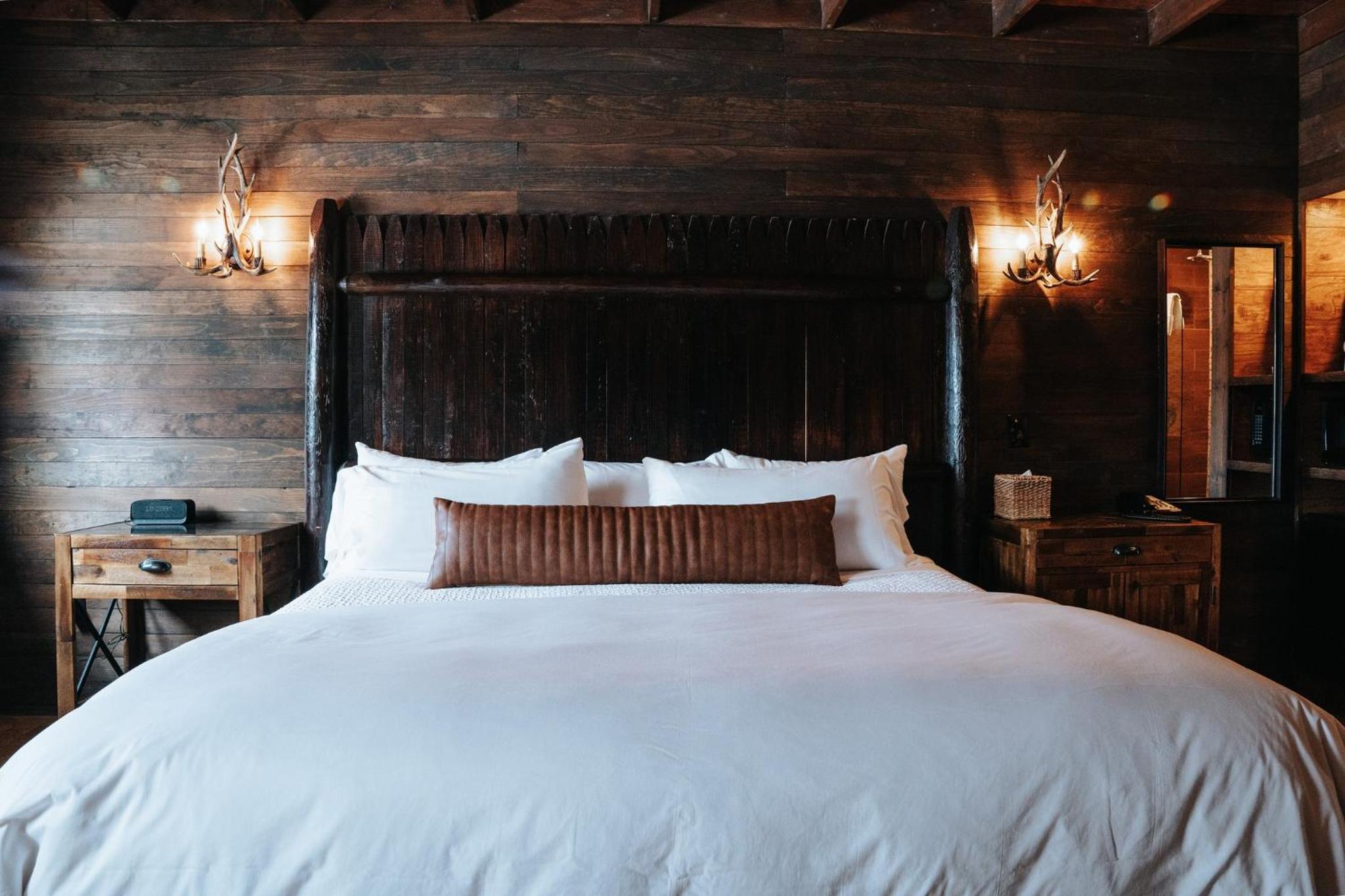 King Cabin Room