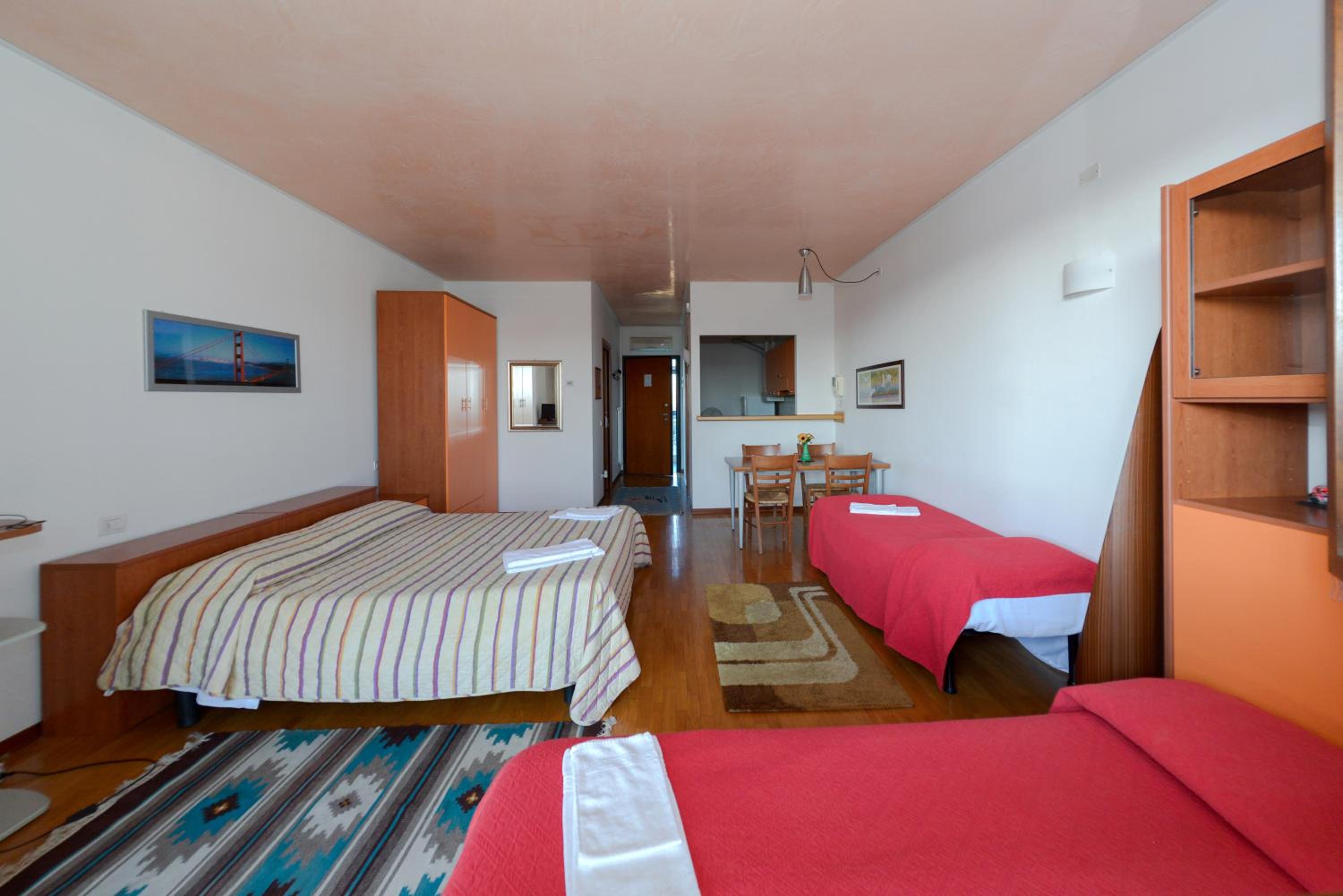 Studio (4 Adults)