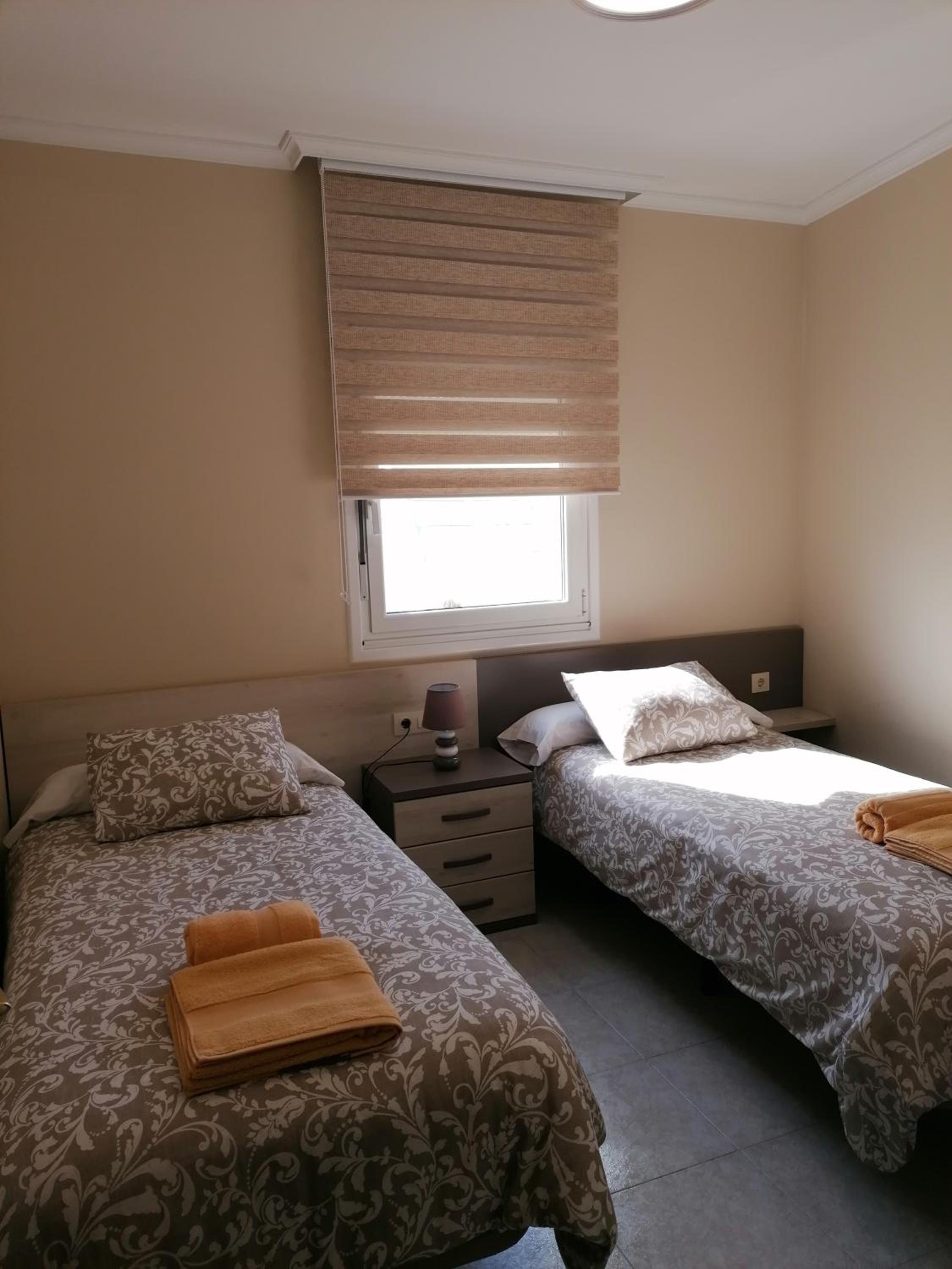 Two-Bedroom House - Photo 27