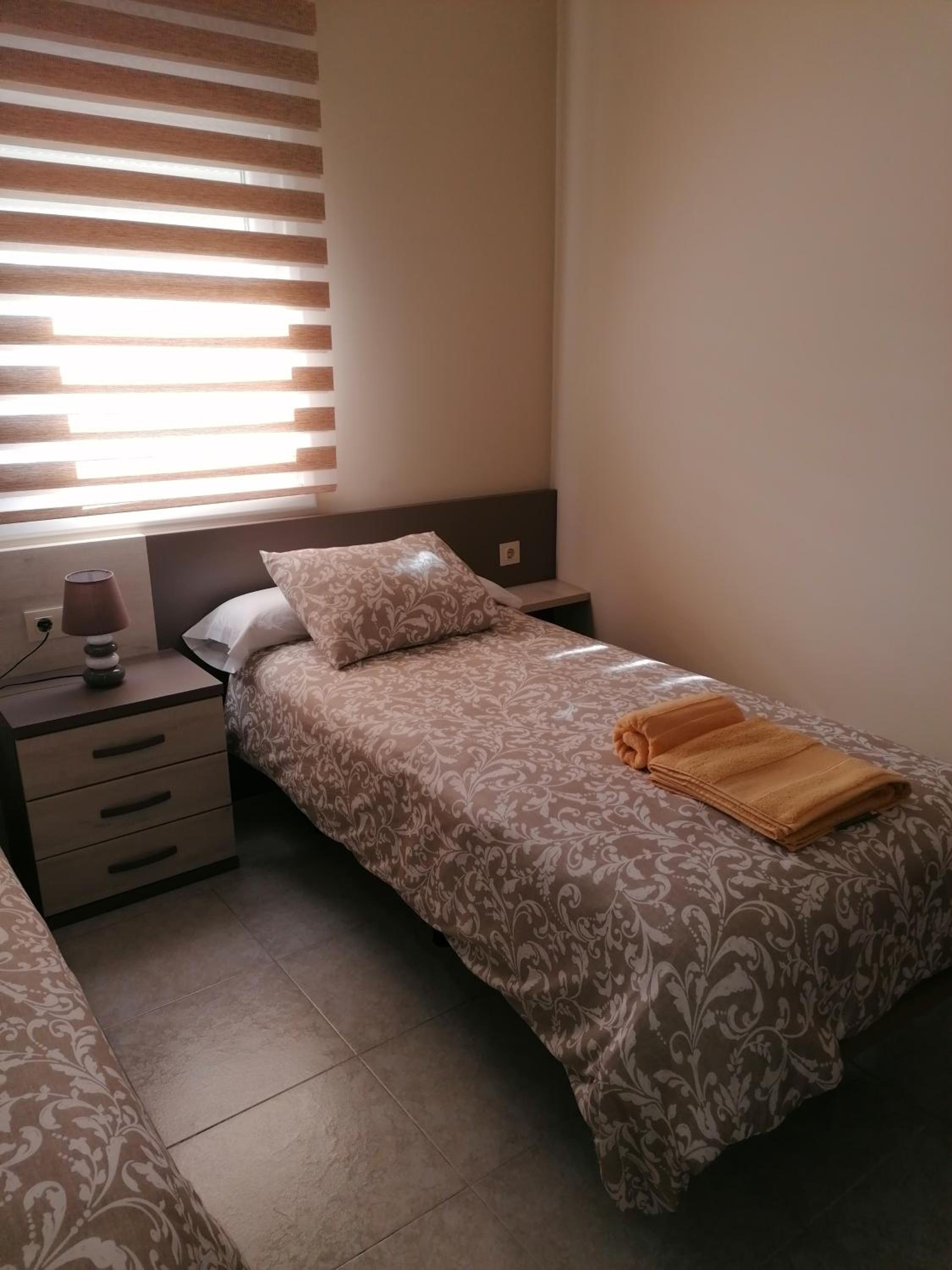 Two-Bedroom House - Photo 25