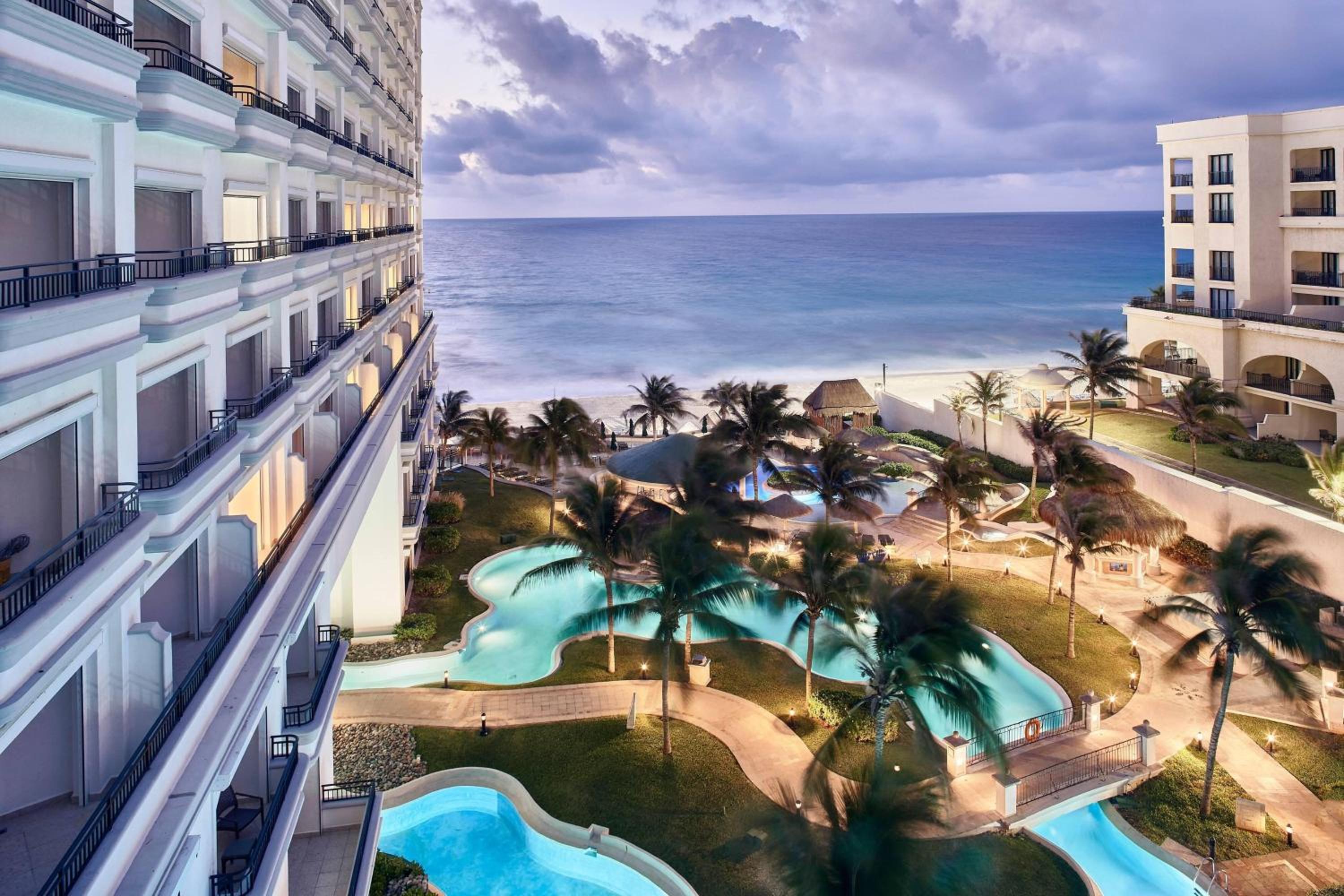 Premium Ocean View Deluxe King with Balcony - Photo 4