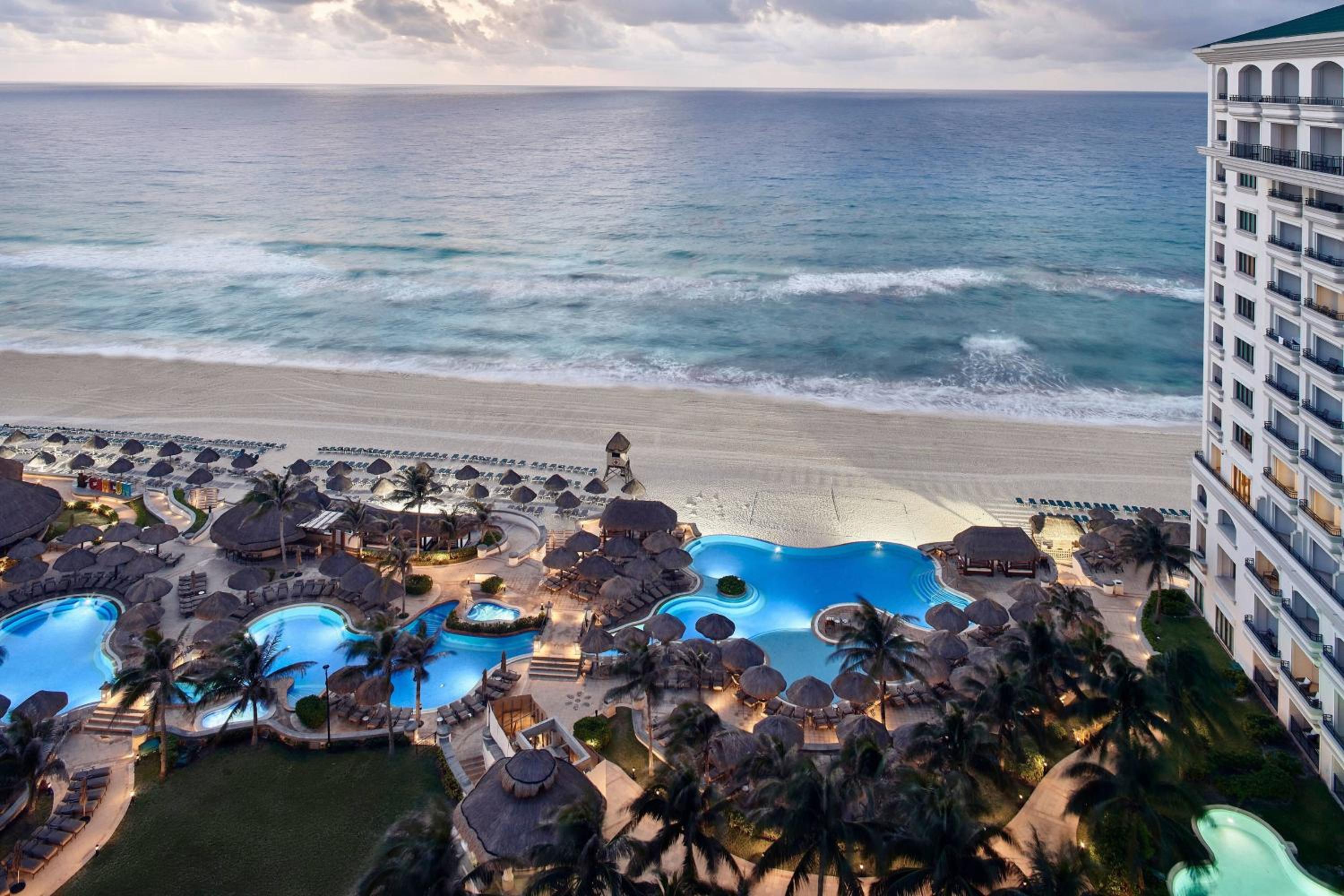 Premium Ocean View Deluxe King with Balcony - Photo 5