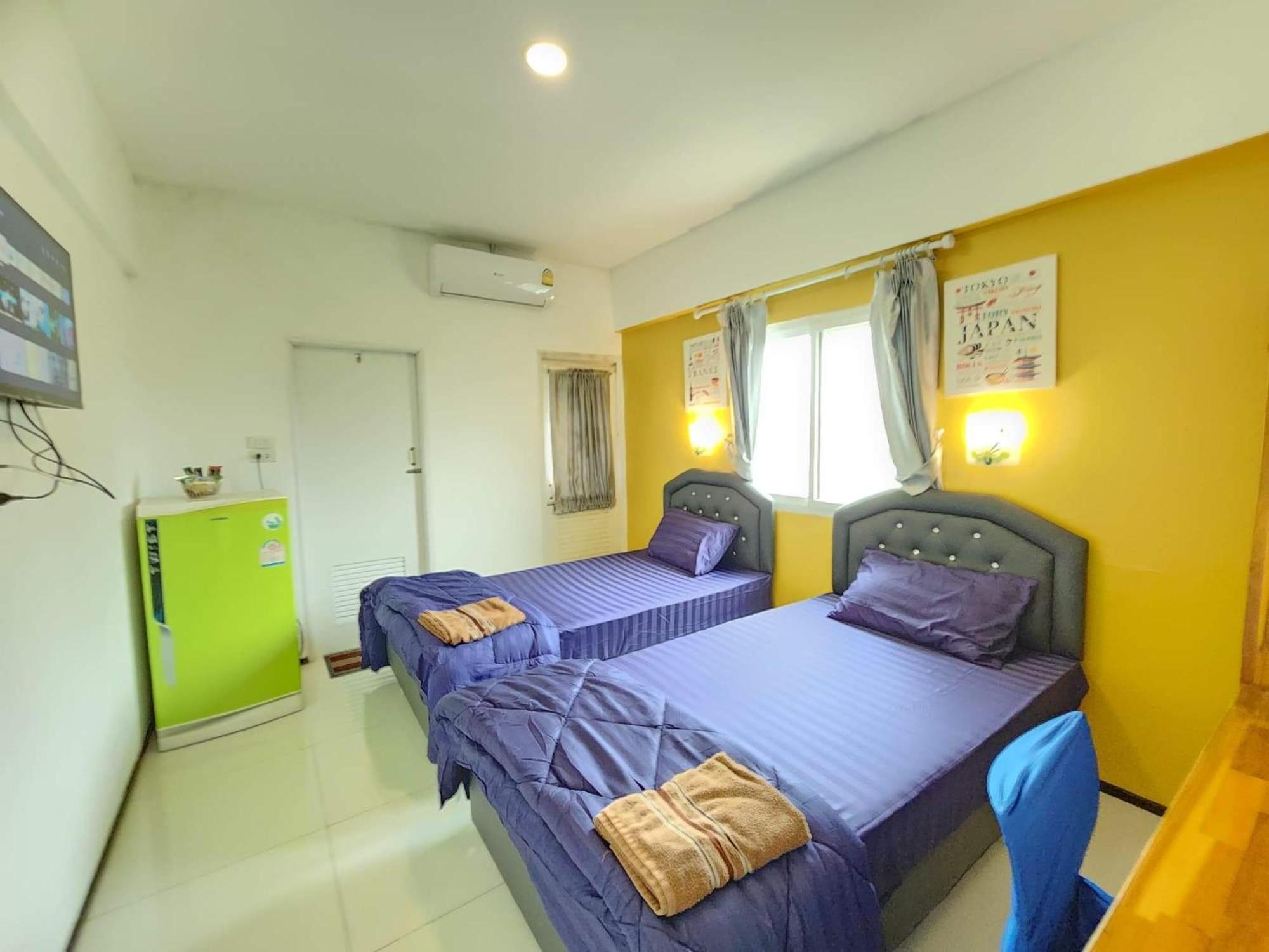 Standard Twin Room - Photo 1