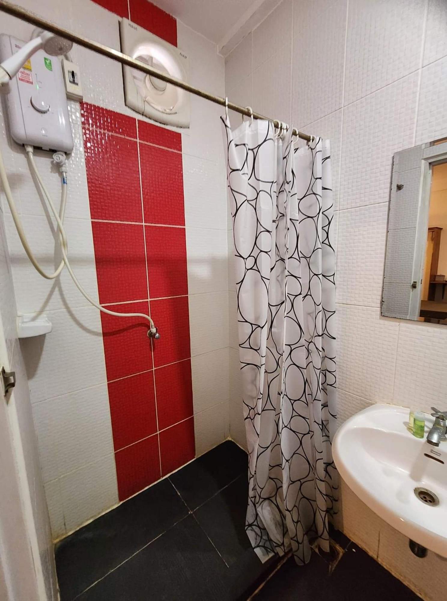Standard Twin Room - Photo 6