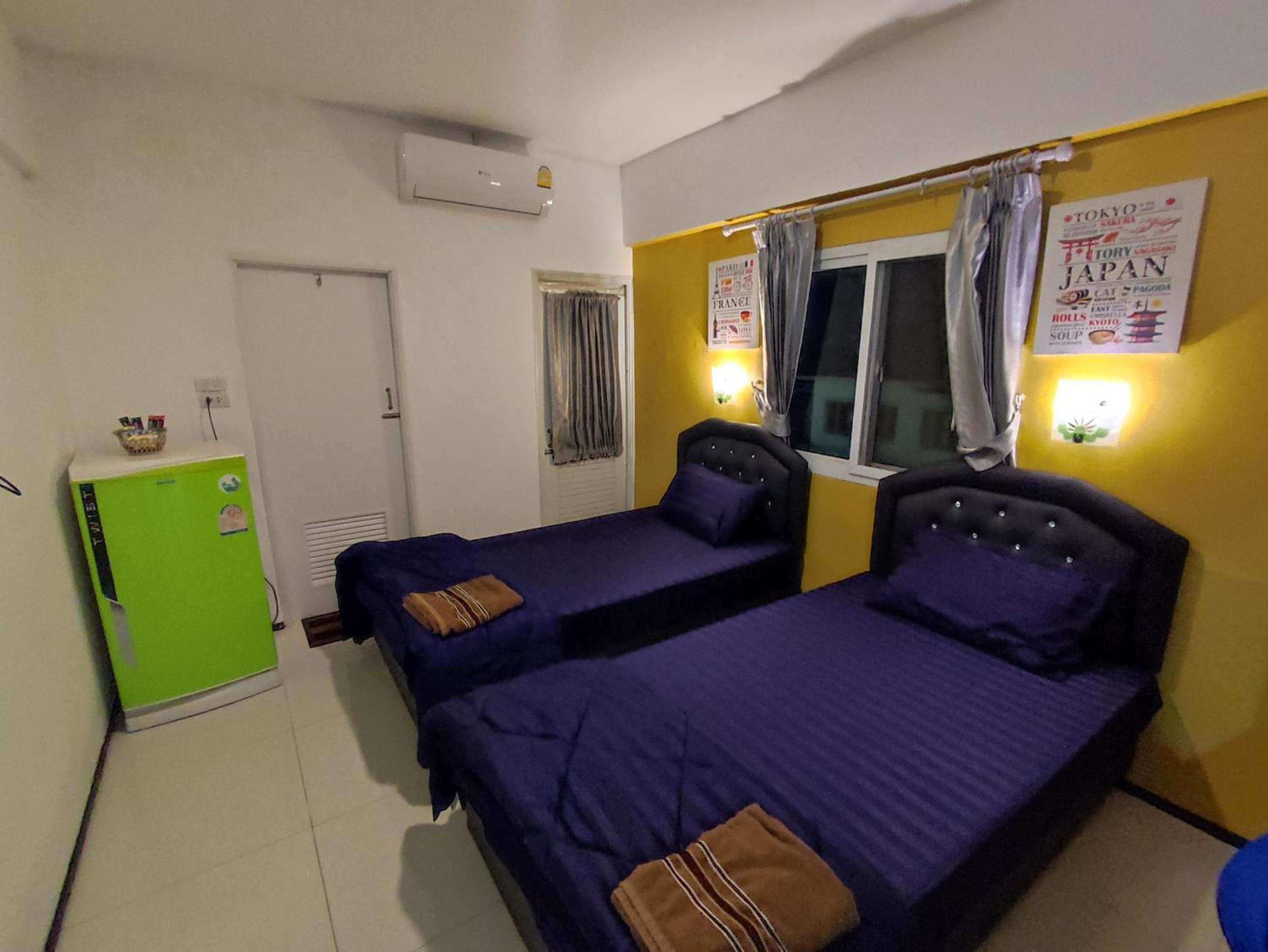 Standard Twin Room - Photo 8