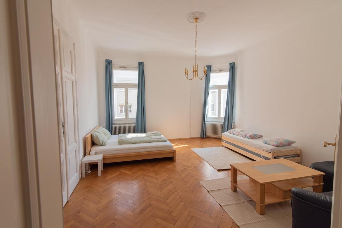 Economy Quadruple Room with Shared Bathroom photo 1