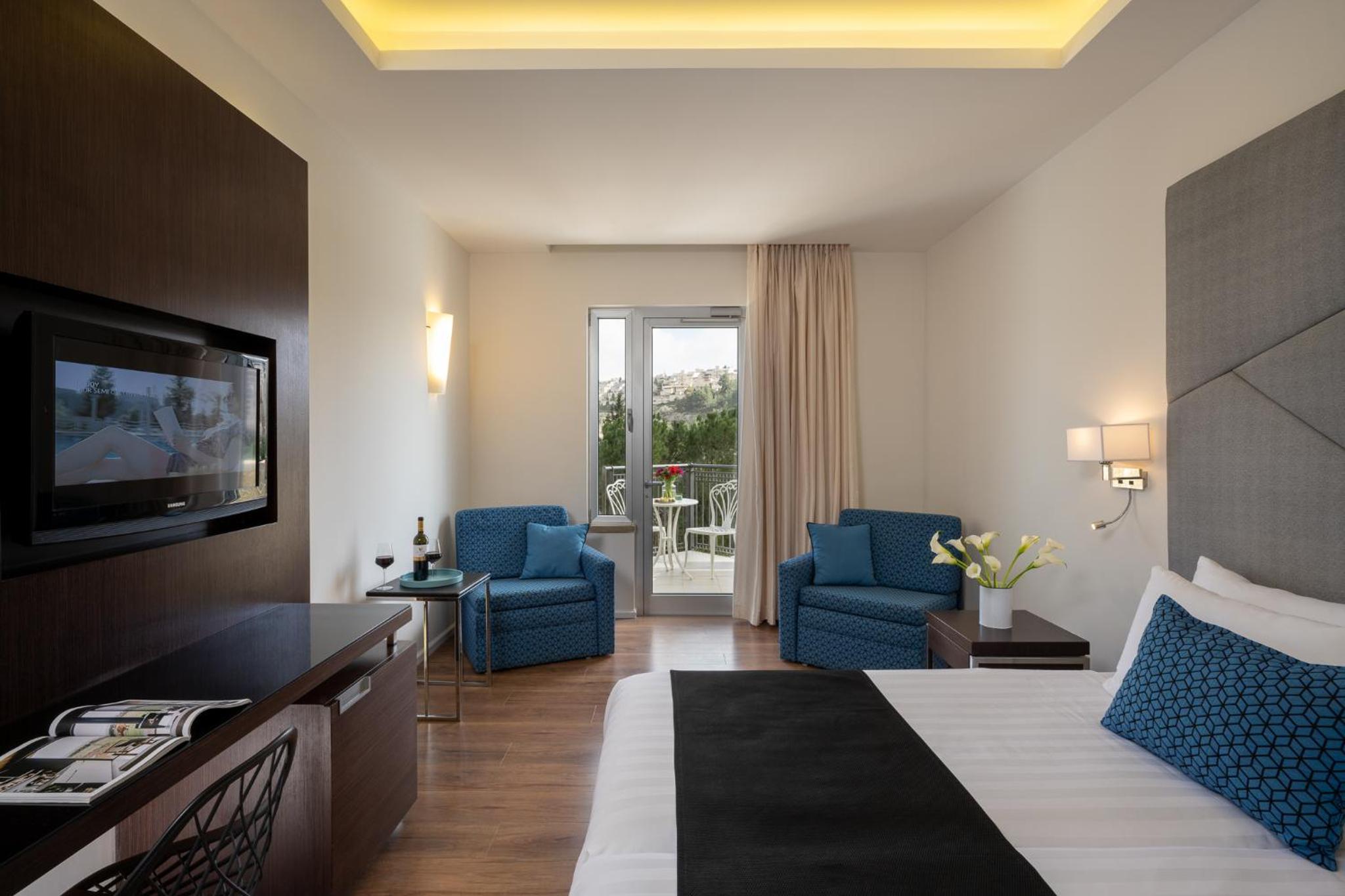 Double or Twin Room with Balcony - Photo 1